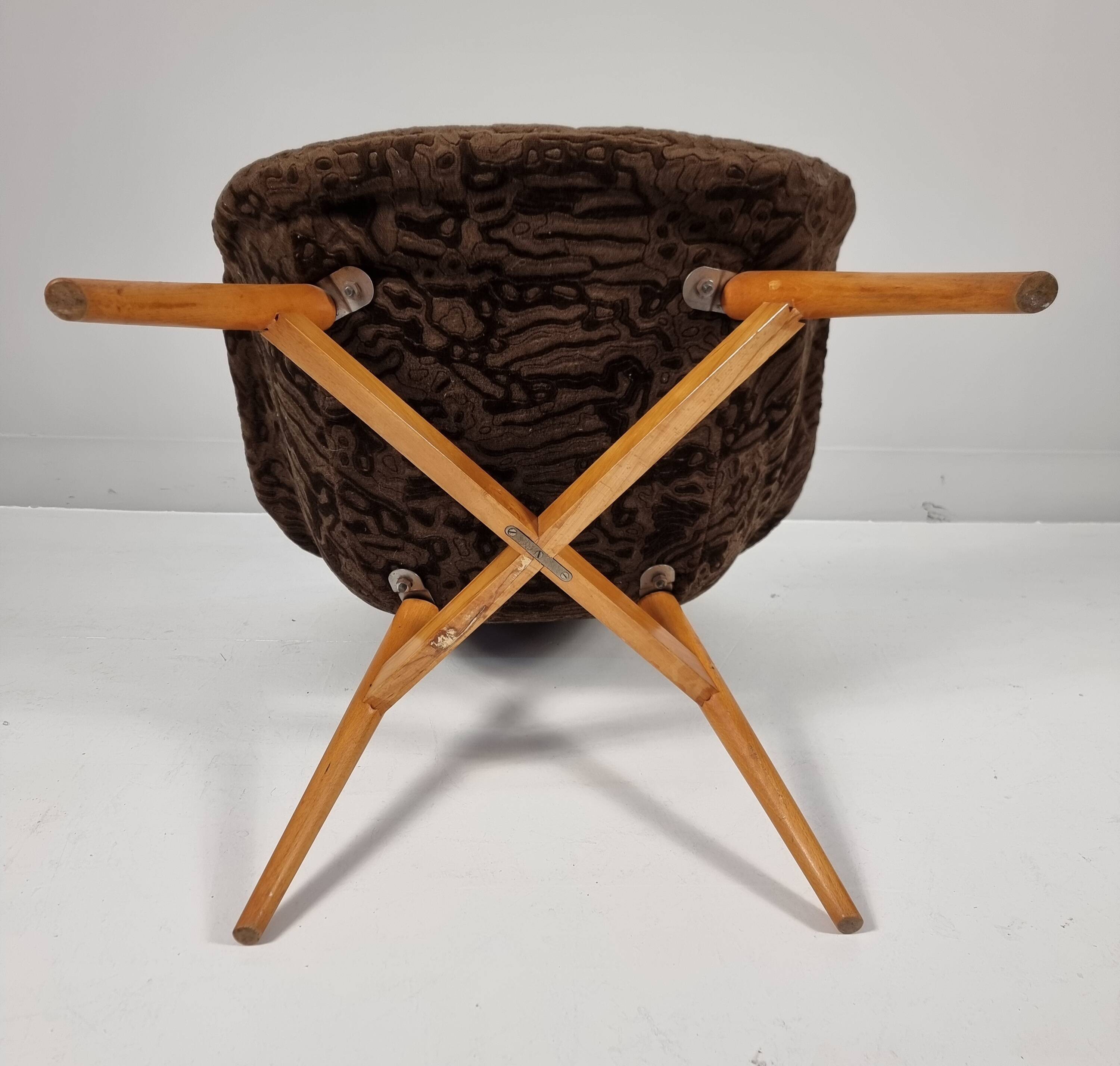 Shell Armchair by Miroslav Navratil, 1960s