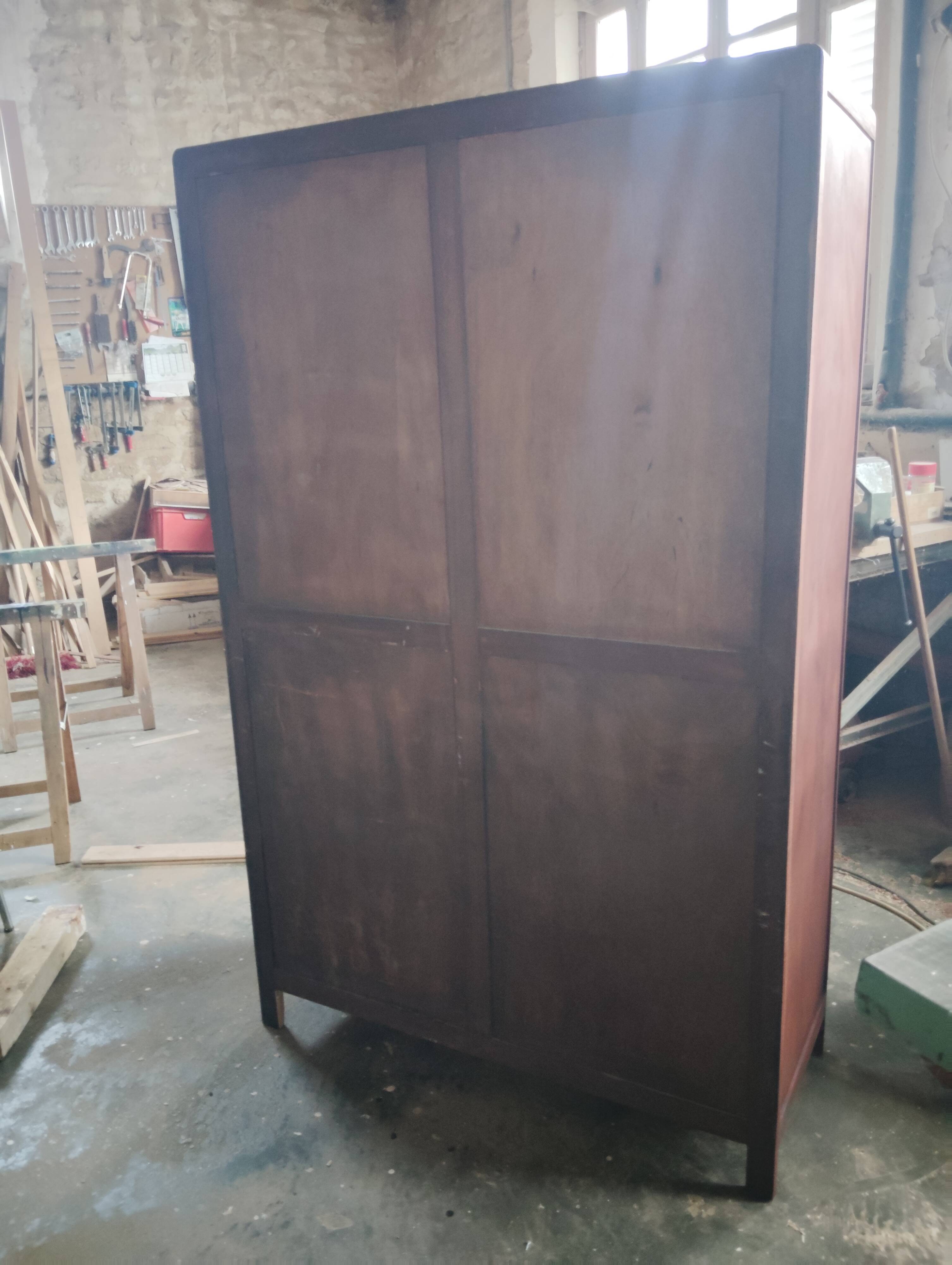 Plain Parisian wardrobe "Art Deco"