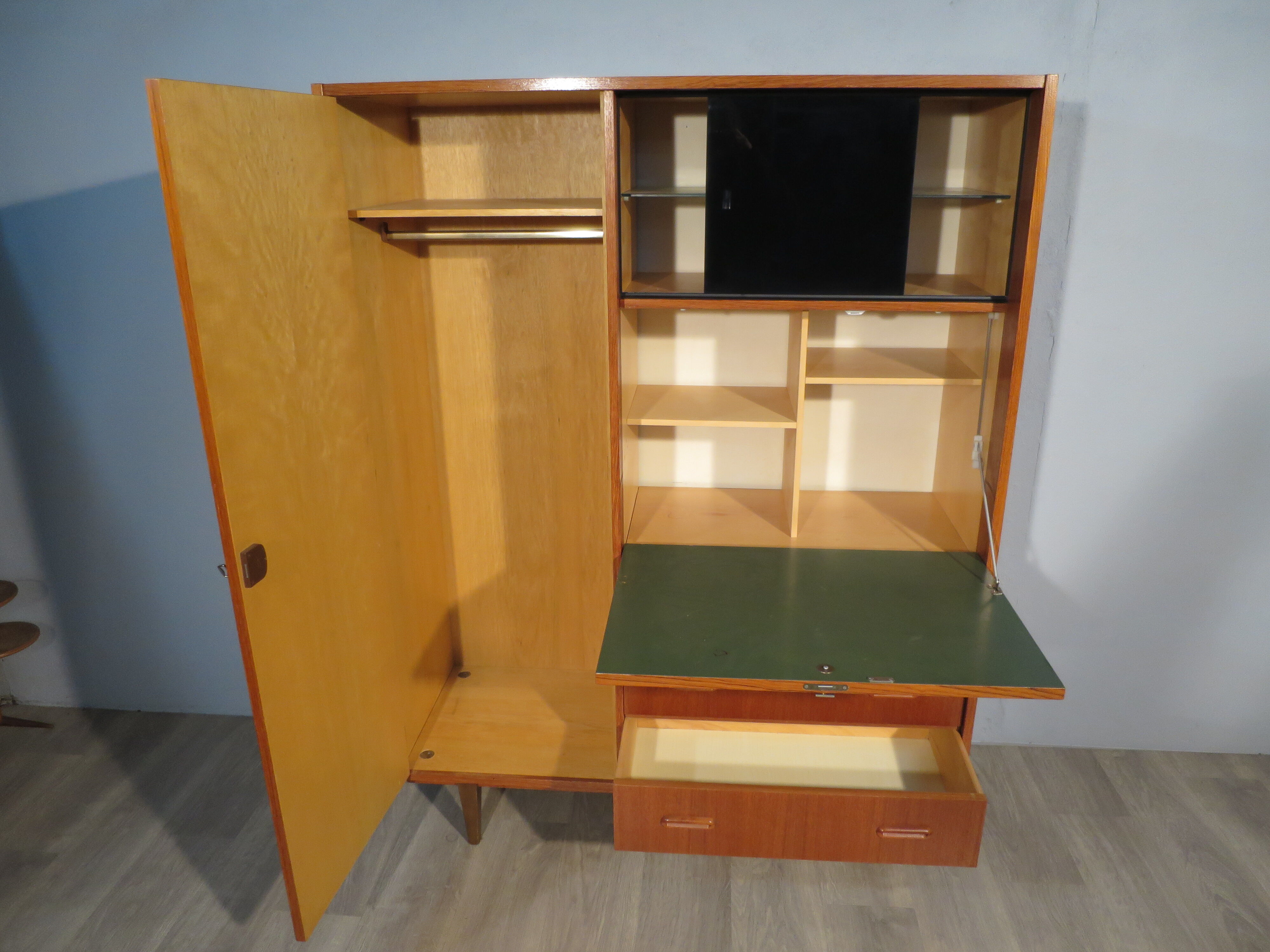 7th-sitte teak closet secretary