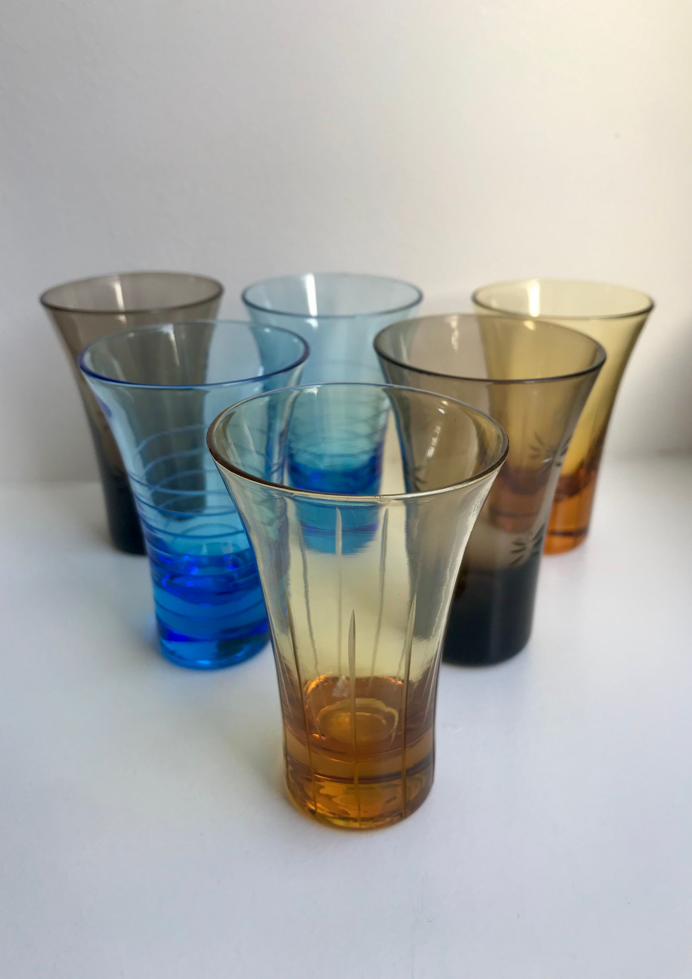 Set of 6 colored and engraved design shot glasses 60s-70s