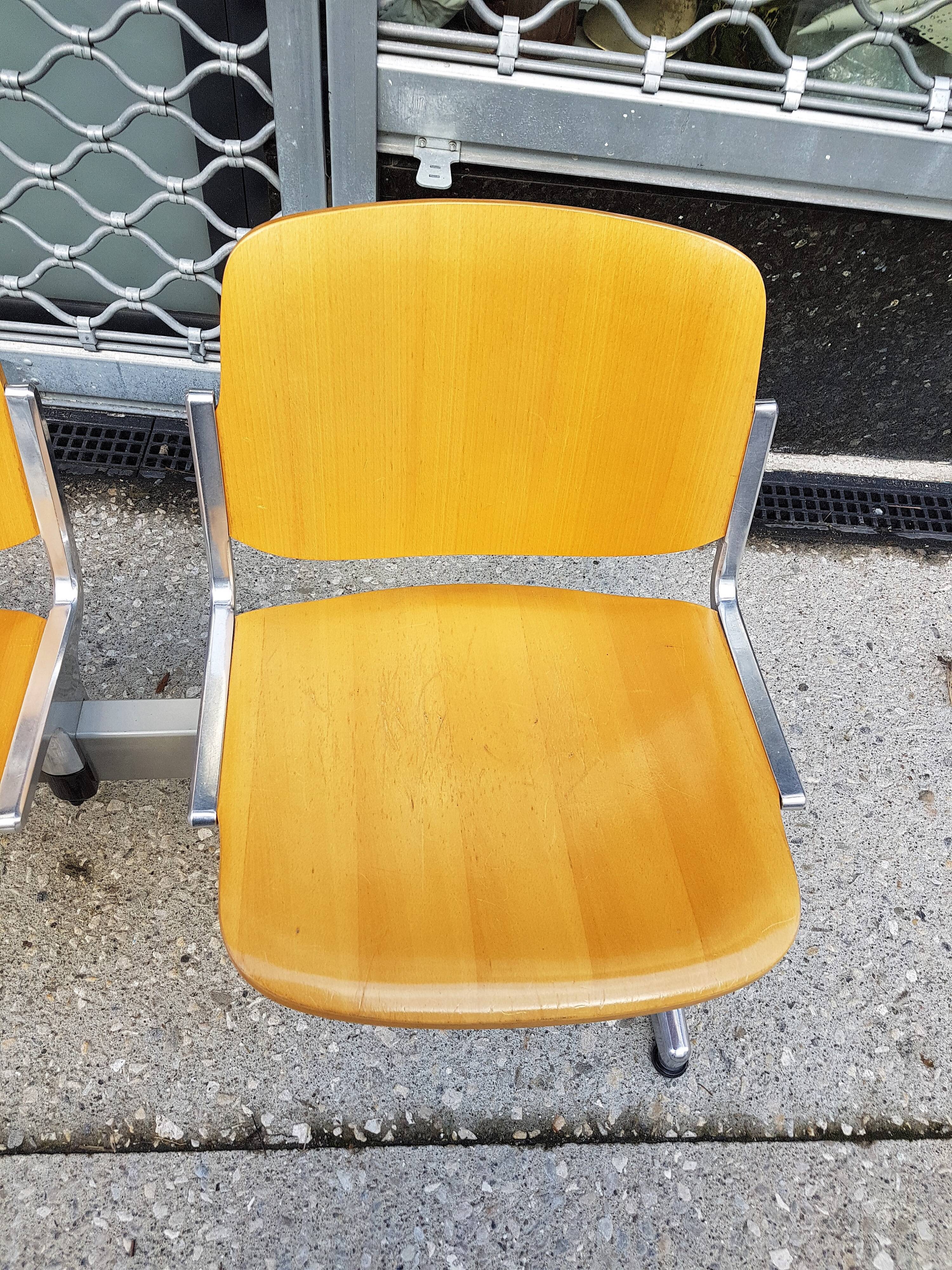 Bench seat by Giancarlo Piretti Castelli 70 edition