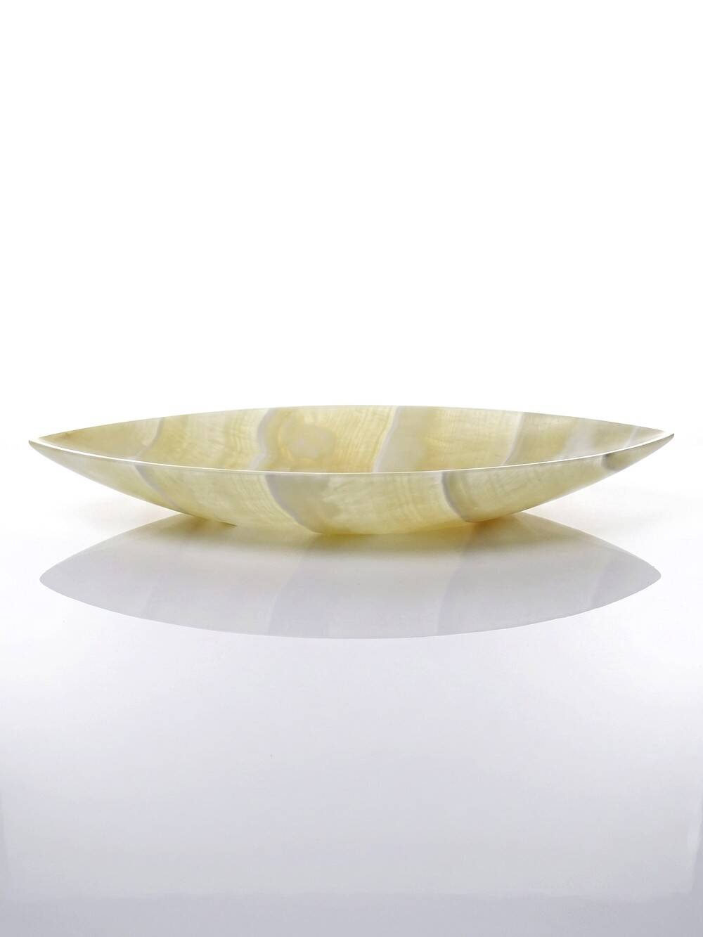 Handcrafted alabaster catchall from natural Egyptian vintage, 1960s-1970s.