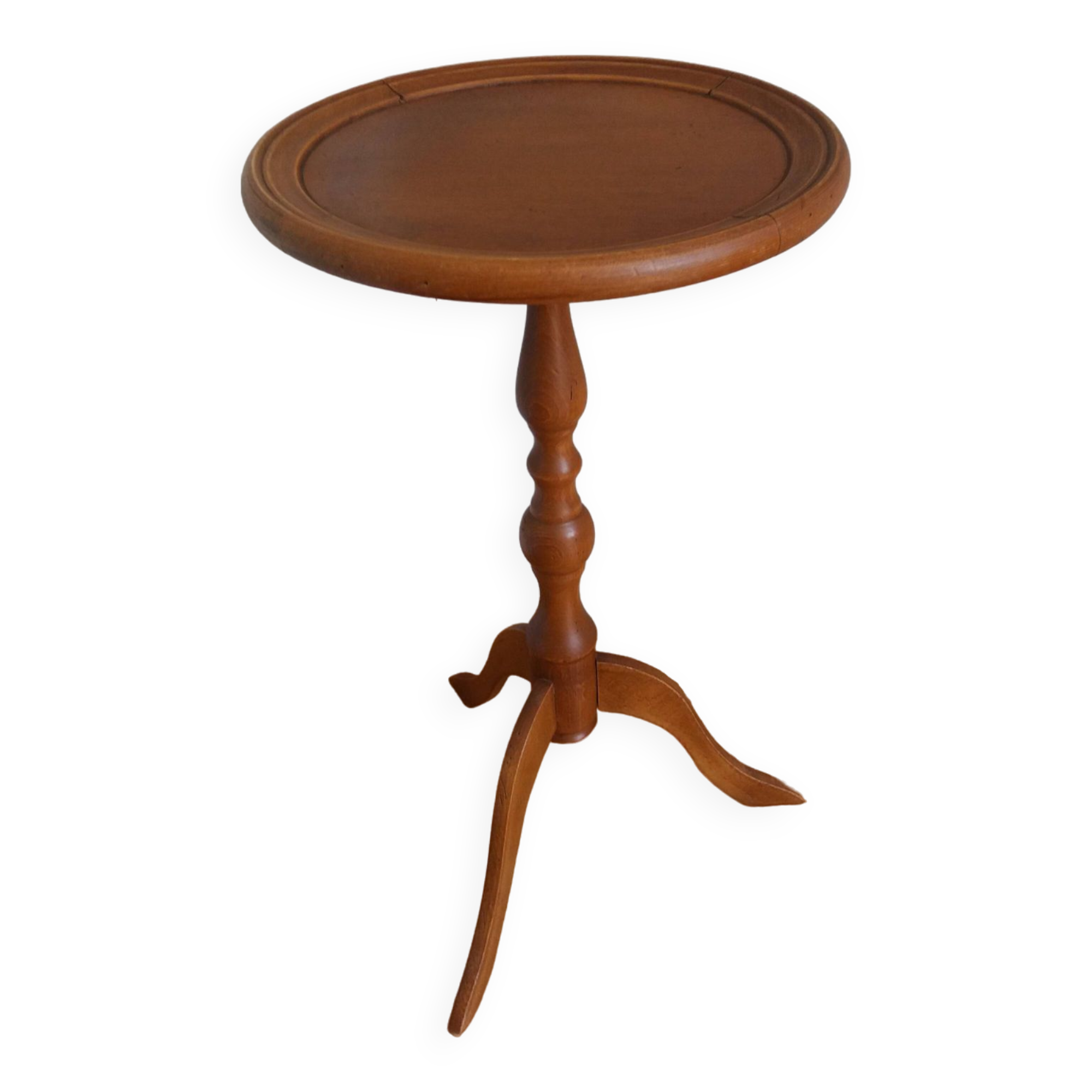 Tripod pedestal table