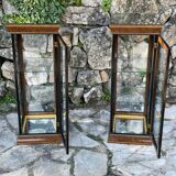 Pair of display cases in magnifying glass and black & gold lacquer, 20th century period