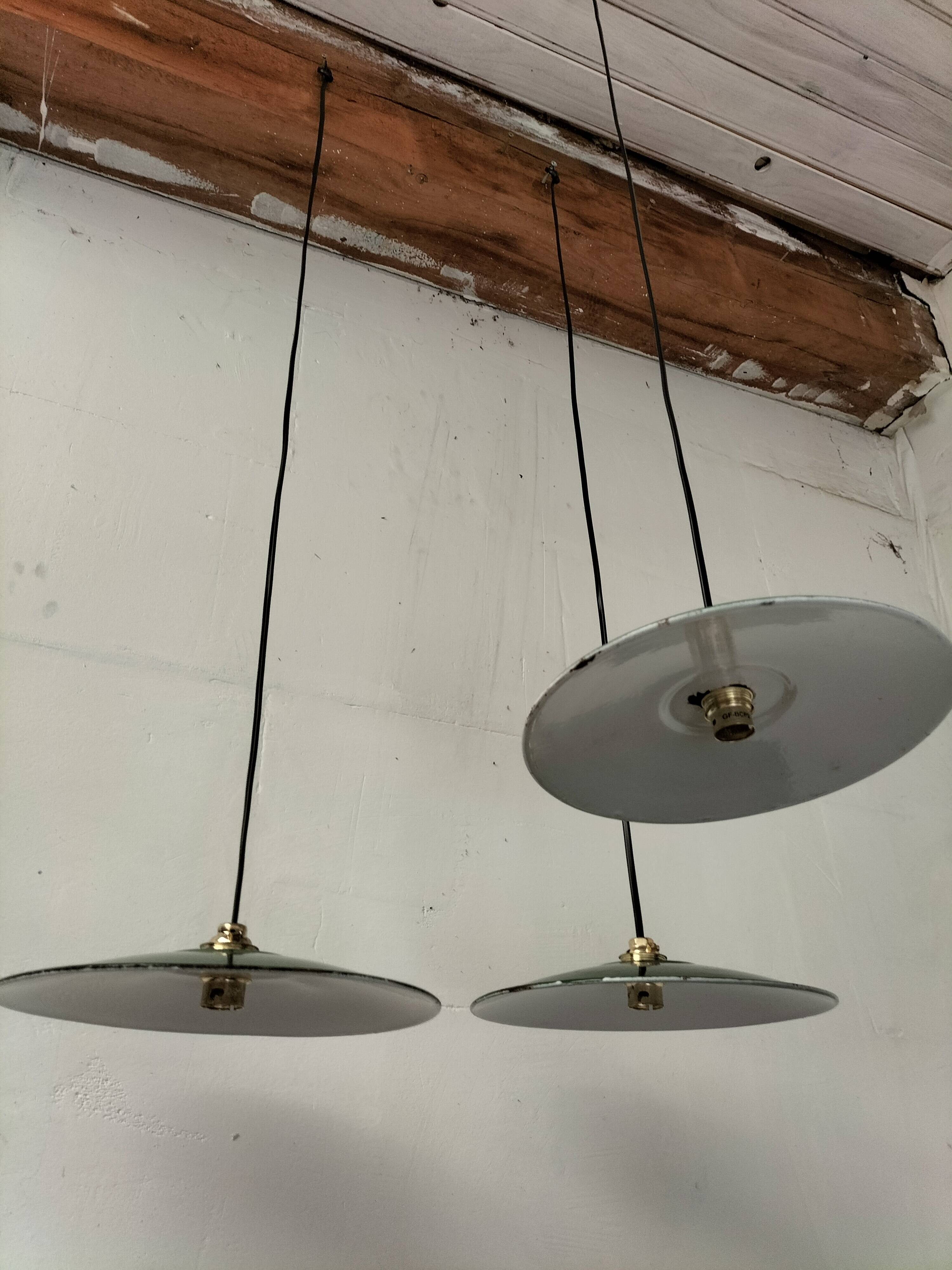 Enamelled sheet metal suspensions