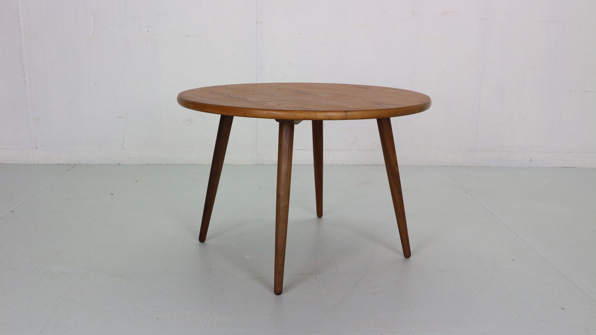 Table basse ronde scandinave en teck moderne, Danemark des années 1960