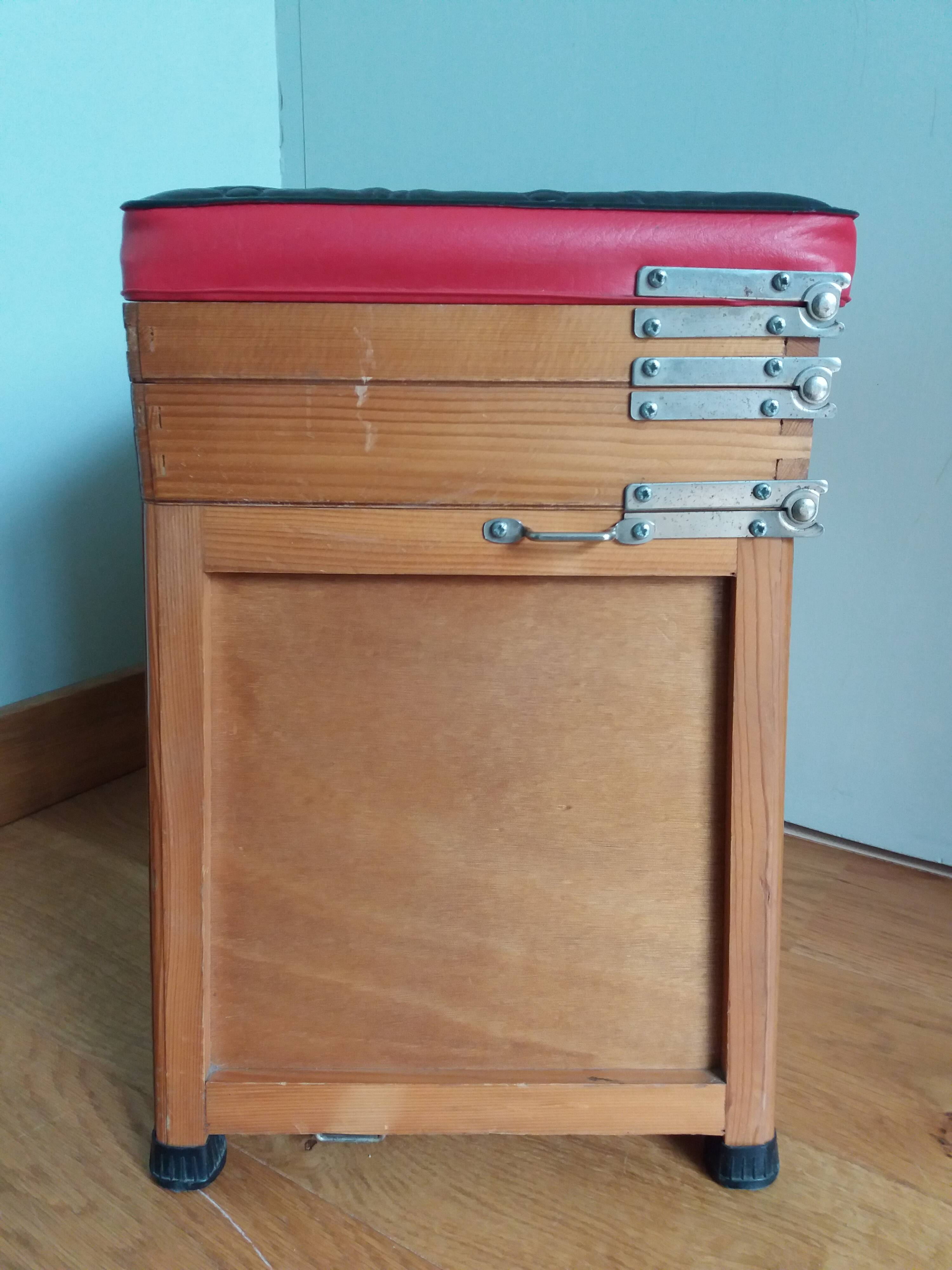 Fishing storage chest fisherman stool