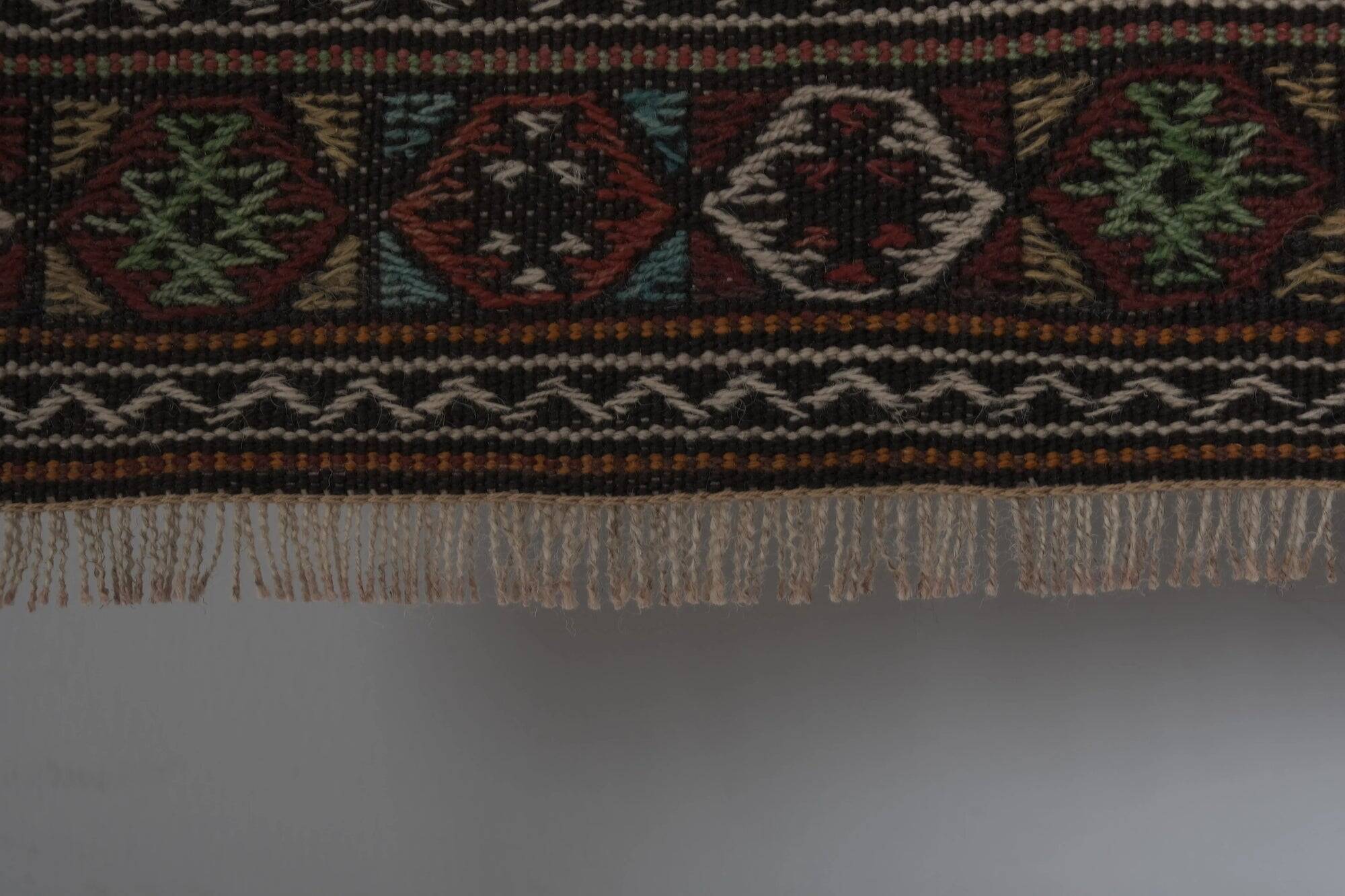 Vintage Turkish kilim handwoven 107x185 cm