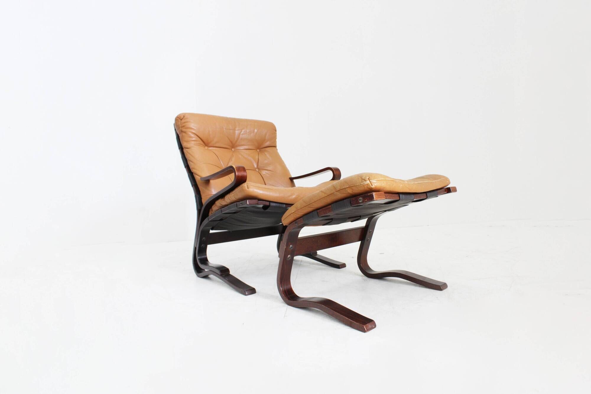 Vintage Kengu lounge armchair designed by Erda & Nordahl Solheim