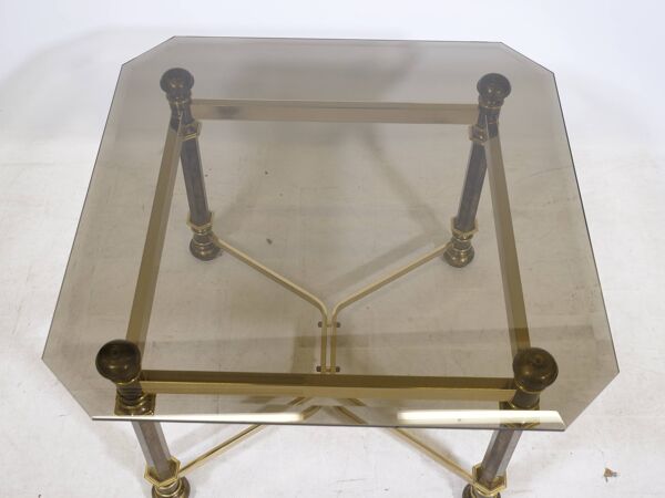 Table basse en laiton et verre fumé de style Hollywood Regency, 1970