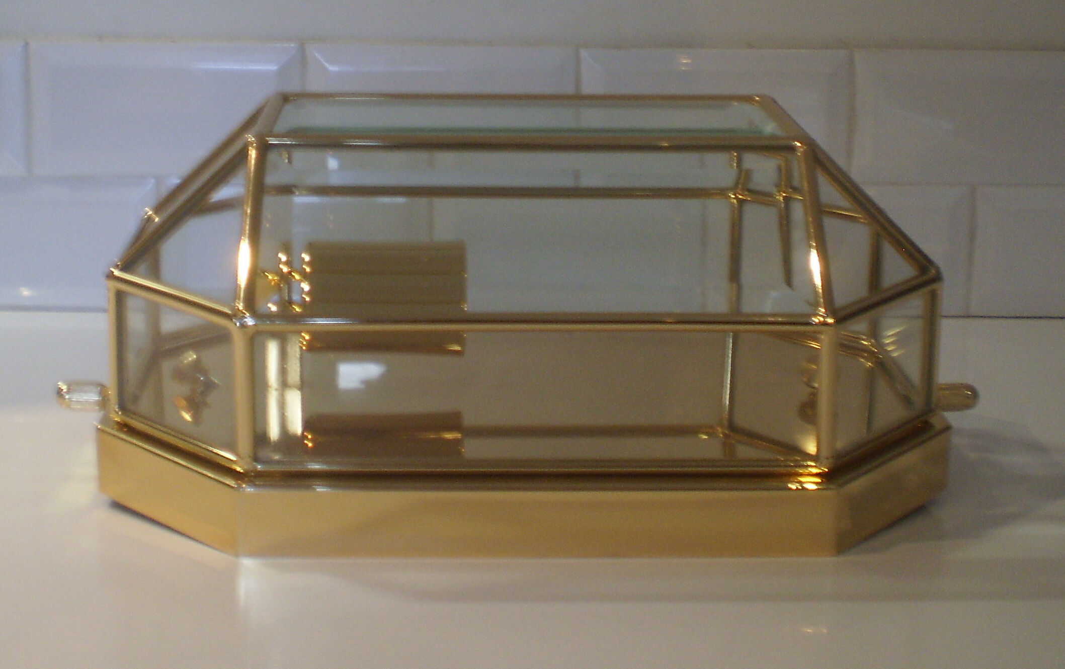 Golden wall lamp