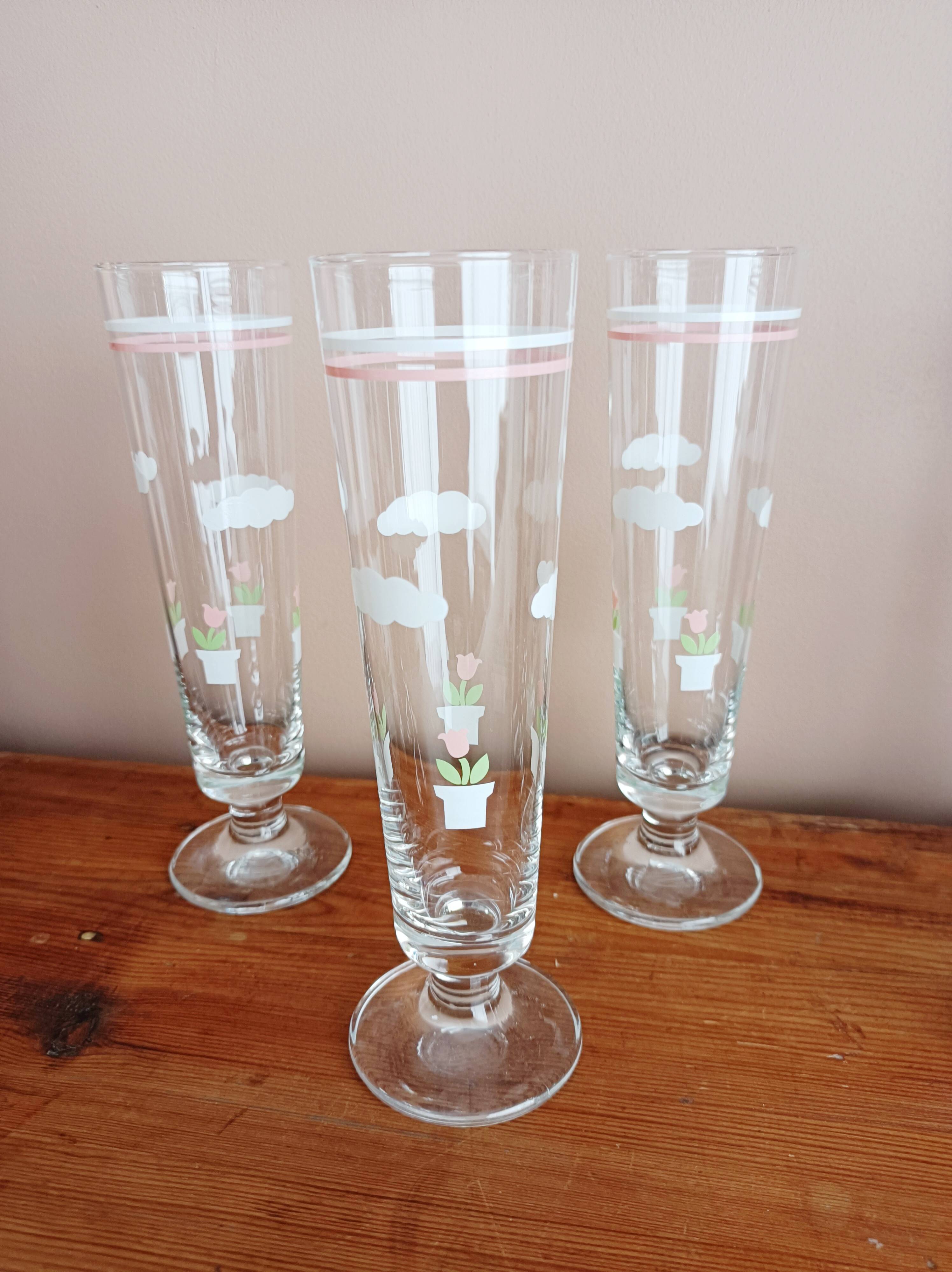 Set of 5 floral champagne glasses