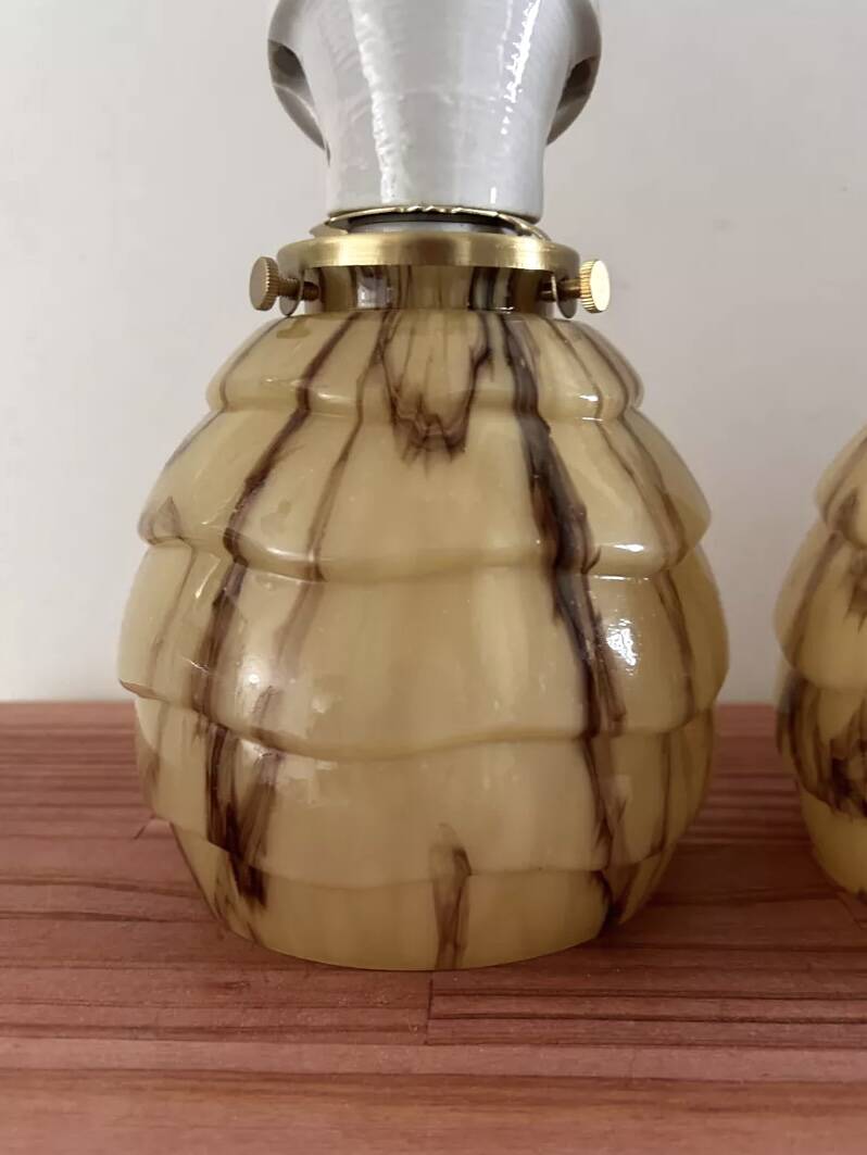 Paire d’appliques en opaline marbrée