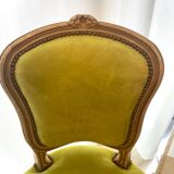 2 chaises style Louis XV en bois et velours vert