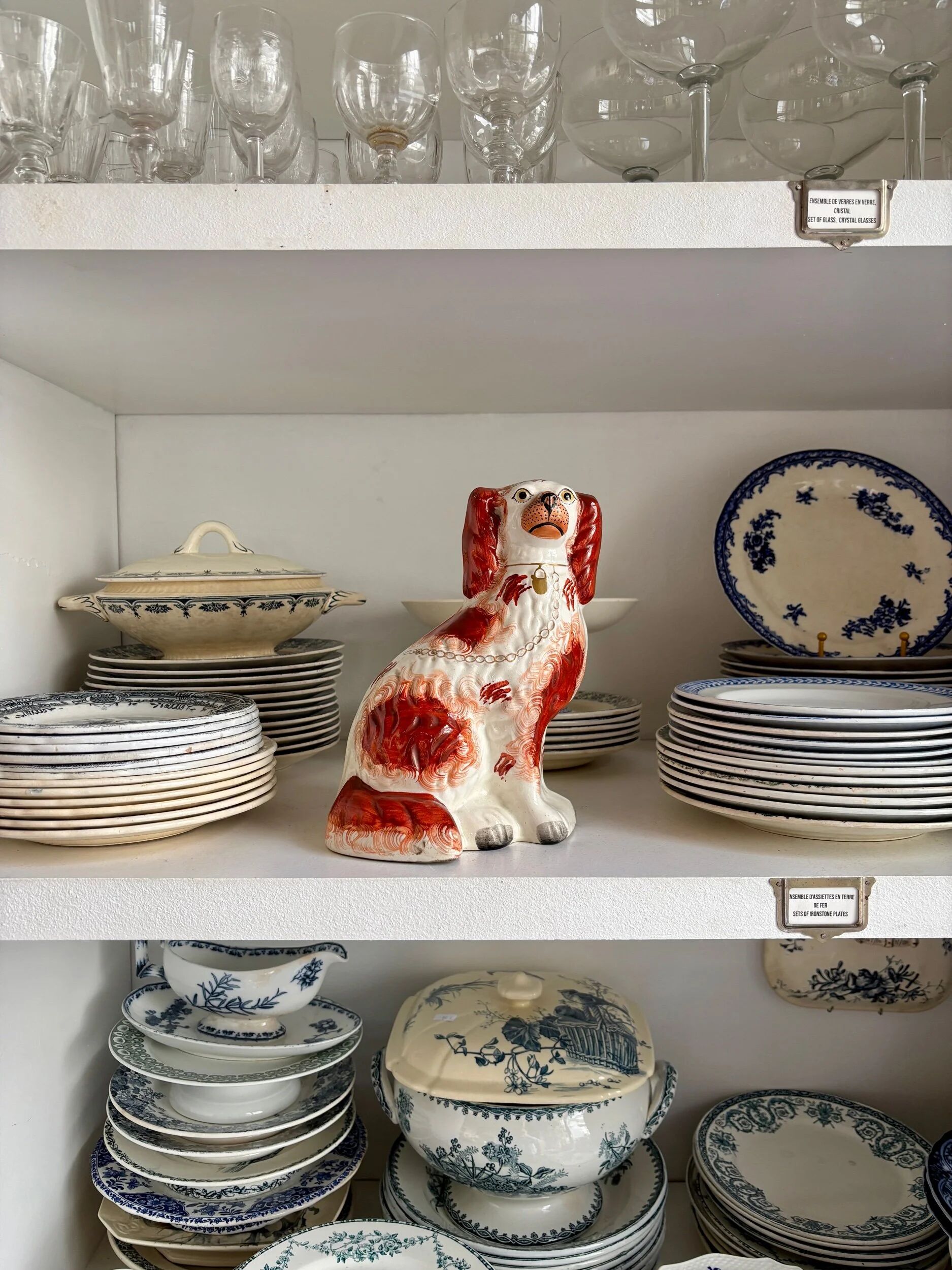 Staffordshire porcelain King Charles Cavalier dog in red, number 2, 19th century.