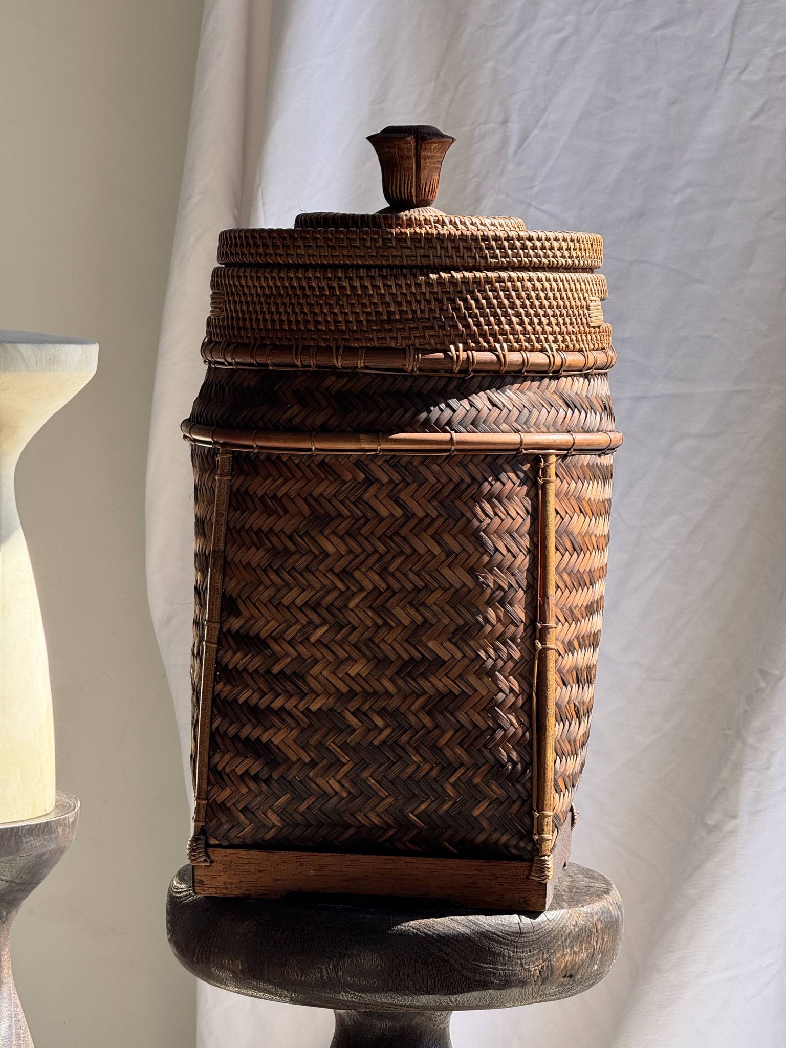 Large Indonesian wicker fishing basket with lid H65 D33