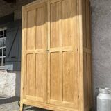 Armoire parisienne