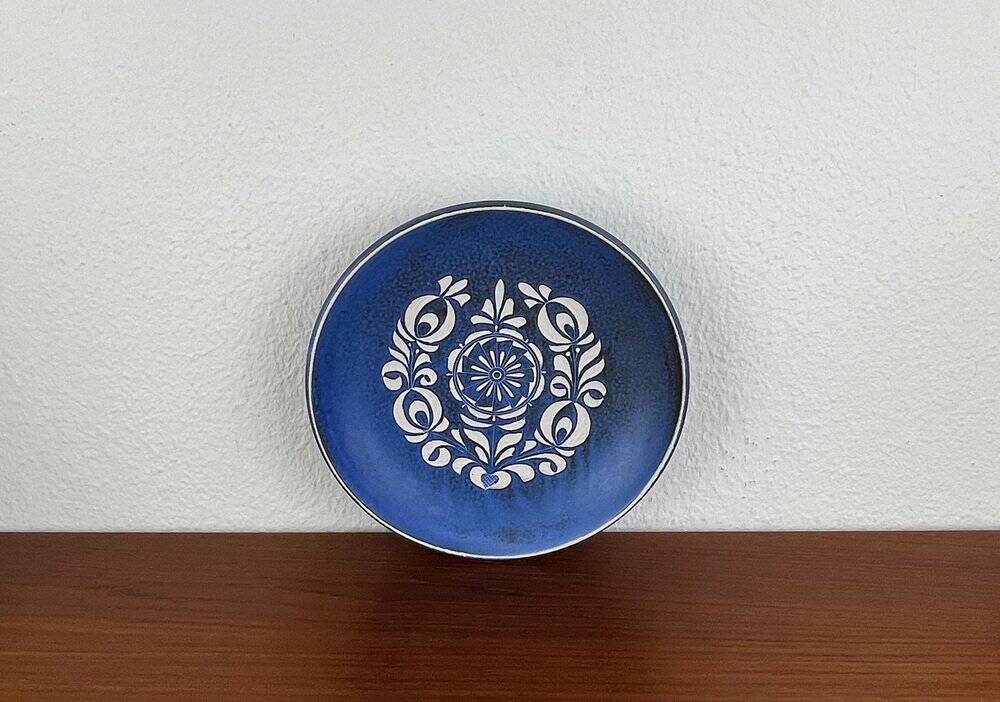 Mid-century German studio pottery wall plate by Thoms Keramik, 1960s.