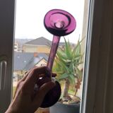 Vase soliflore verre soufflé à la bouche violet col recourbé