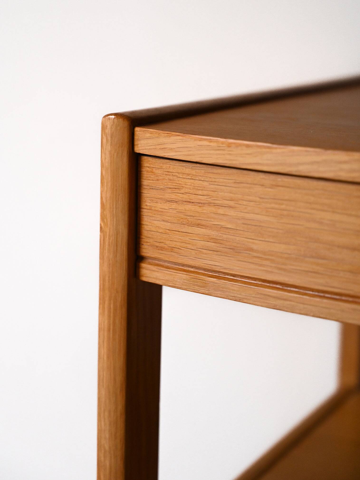 Table de chevet vintage en chêne