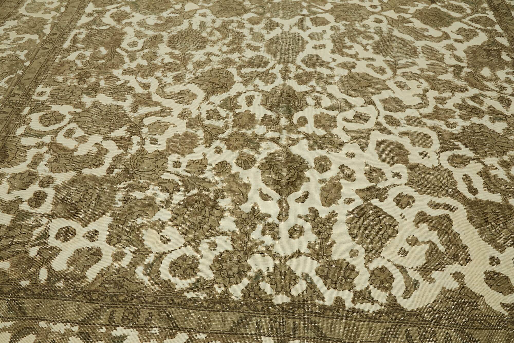 Hand-Knotted Persian Antique 1970s 298 cm x 398 cm Beige Wool Carpet