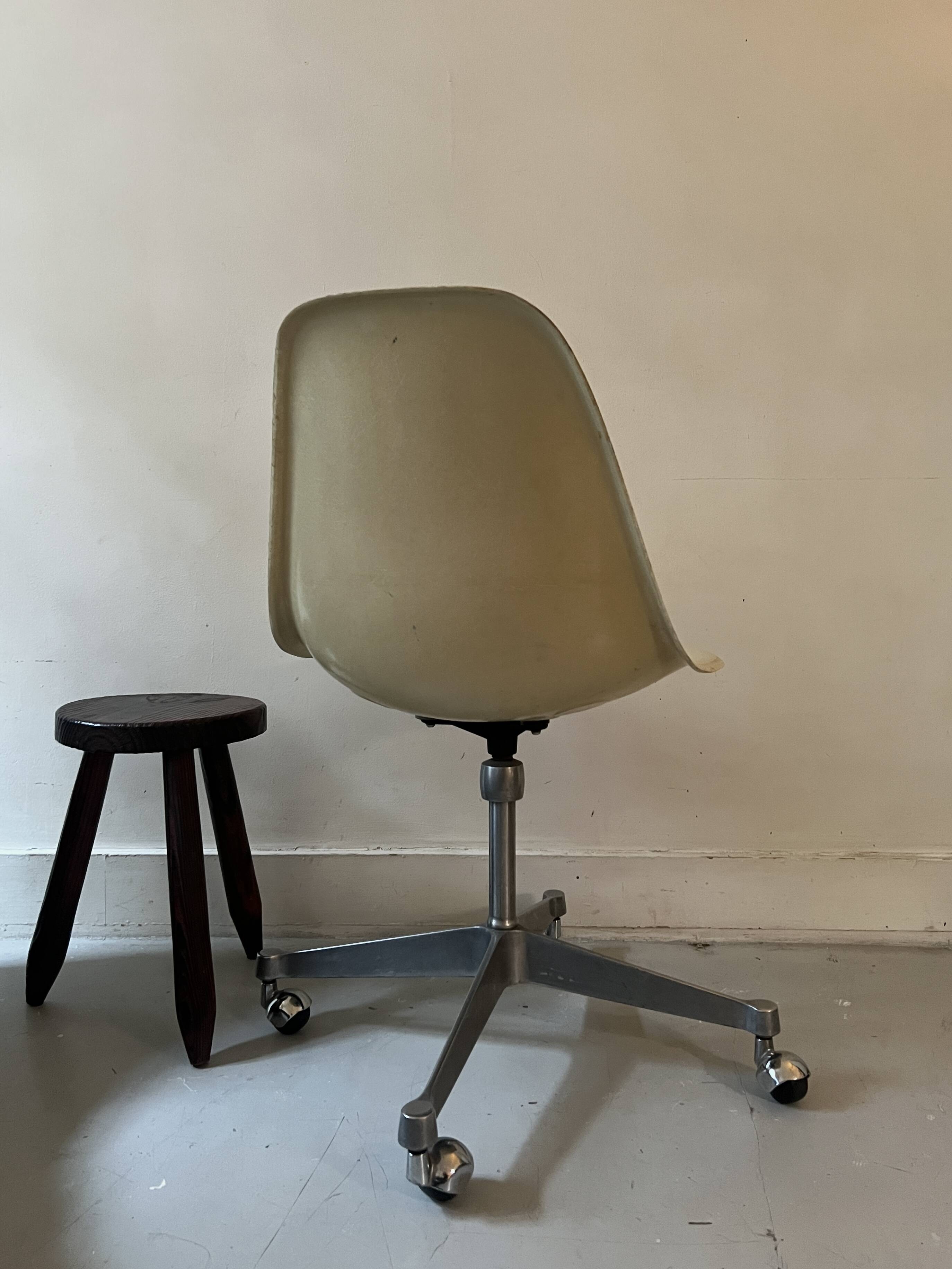 Ecru fibreglass wheelchair by H. Miller for International Furniture