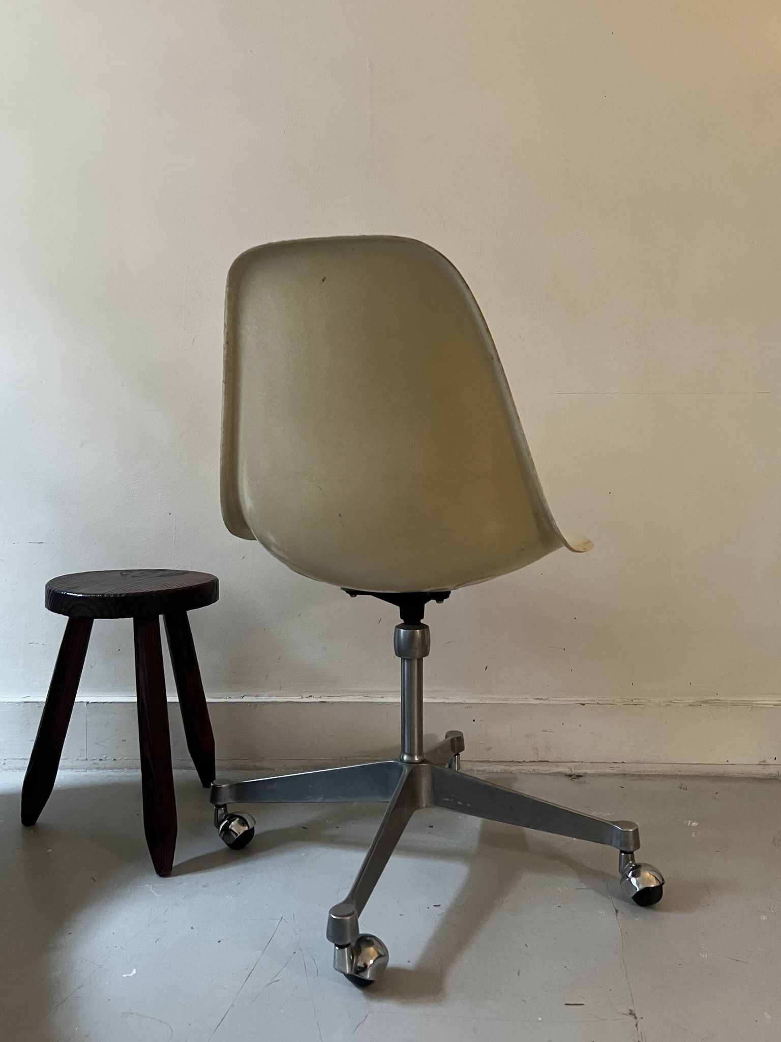 Ecru fibreglass wheelchair by H. Miller for International Furniture
