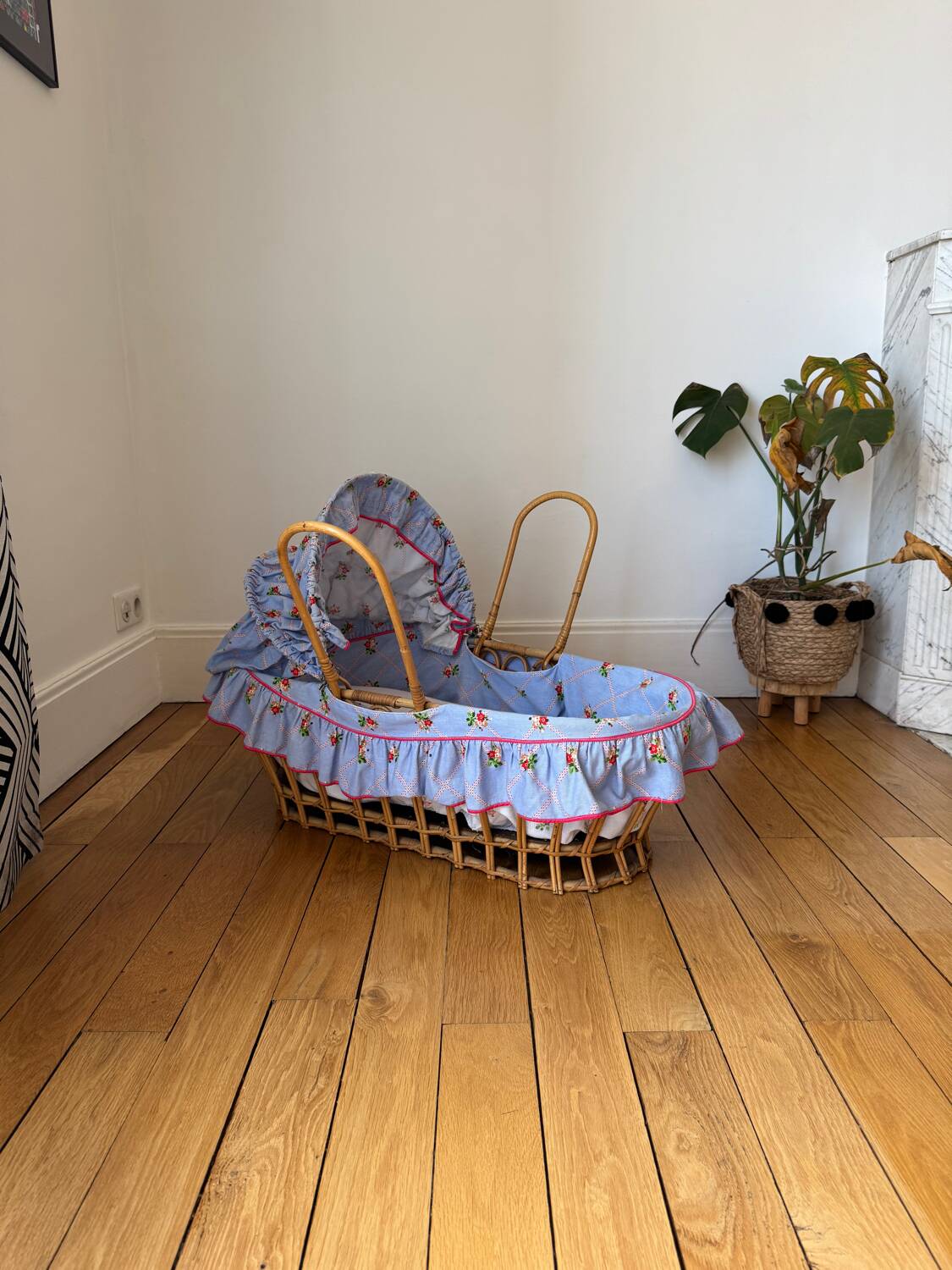 Rattan bassinet