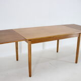 1960s Danish Extendable Dining Table in Oak