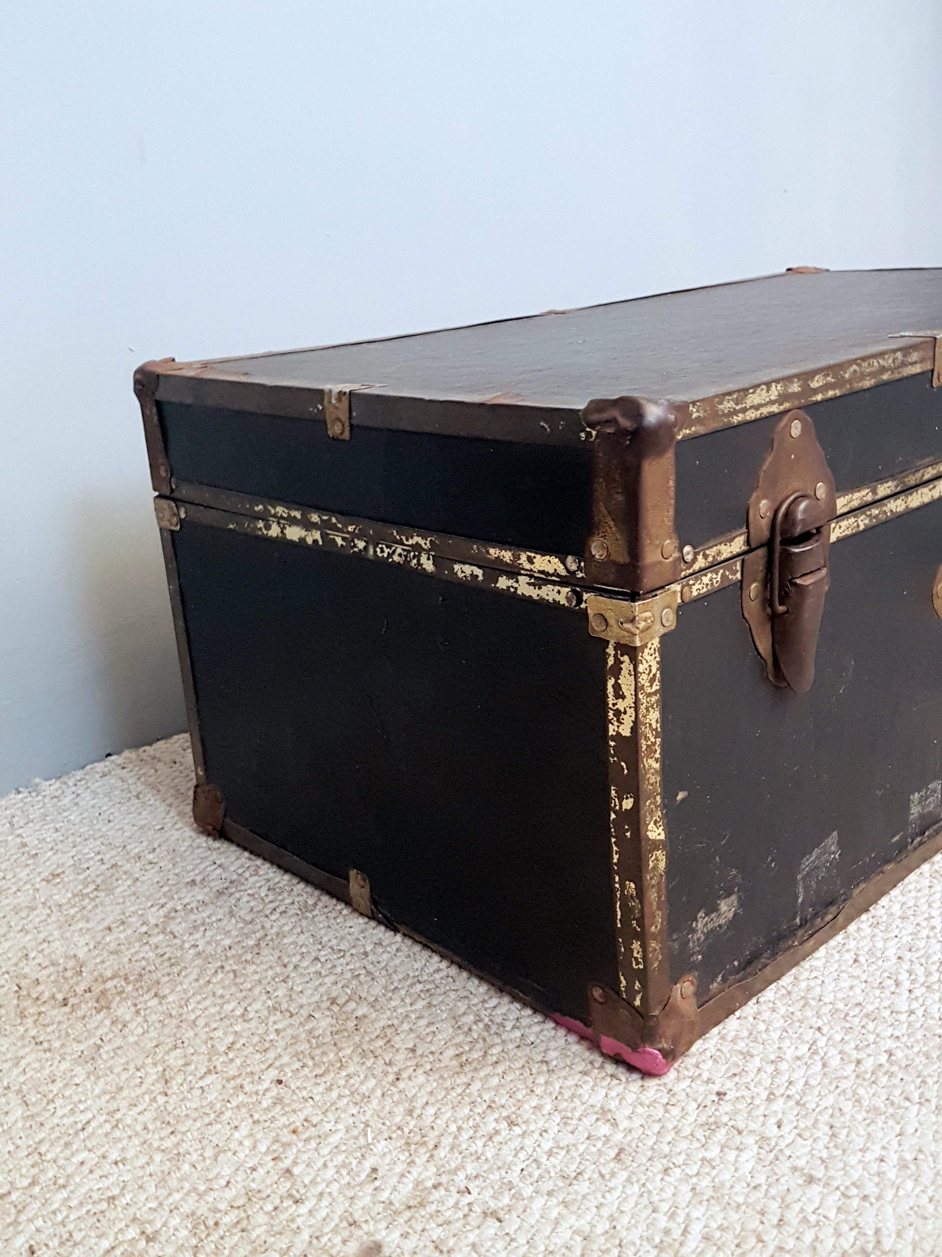 American old trunk / chest usa