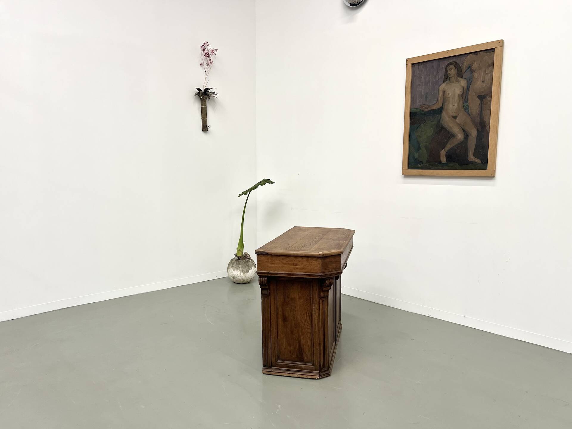 Antique trade counter