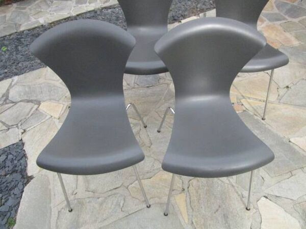 Lot de 4 chaises nihau grises par Magistretti pour Kartell - années 2000