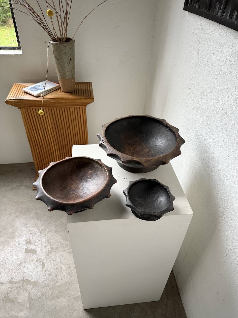 Brutalist wooden dishes, Savoyard popular art.