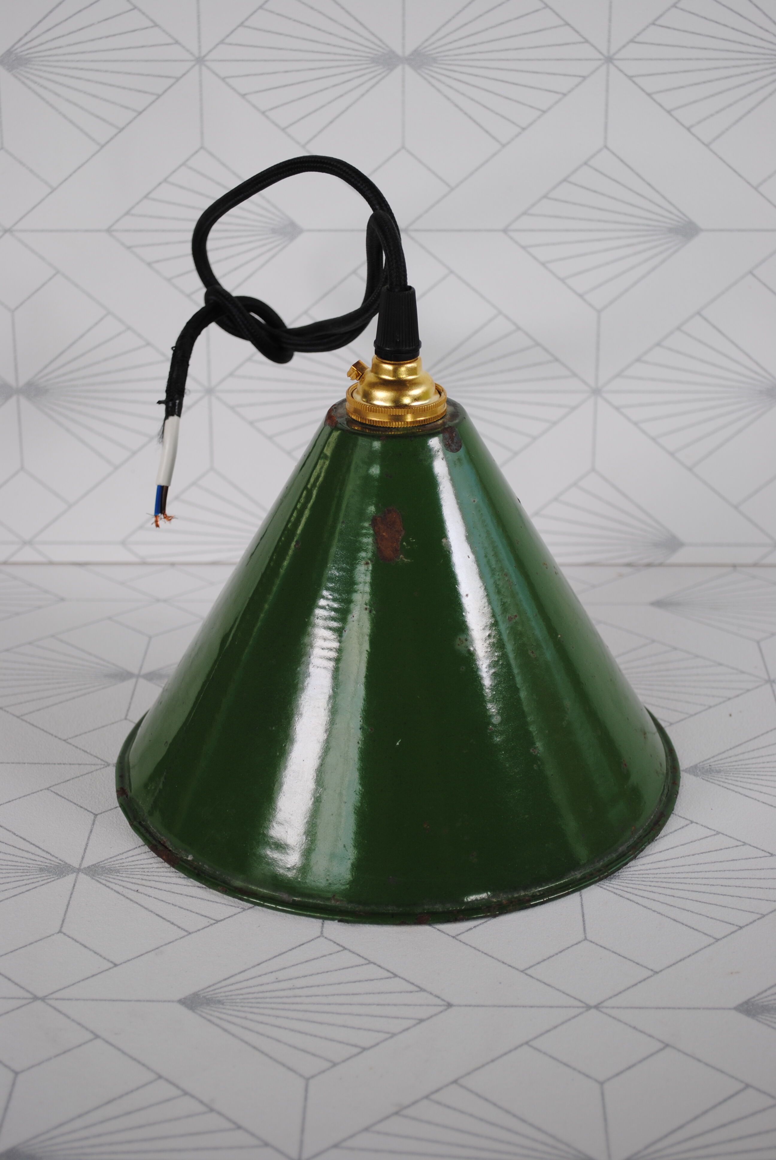 Enamelled industrial hanging