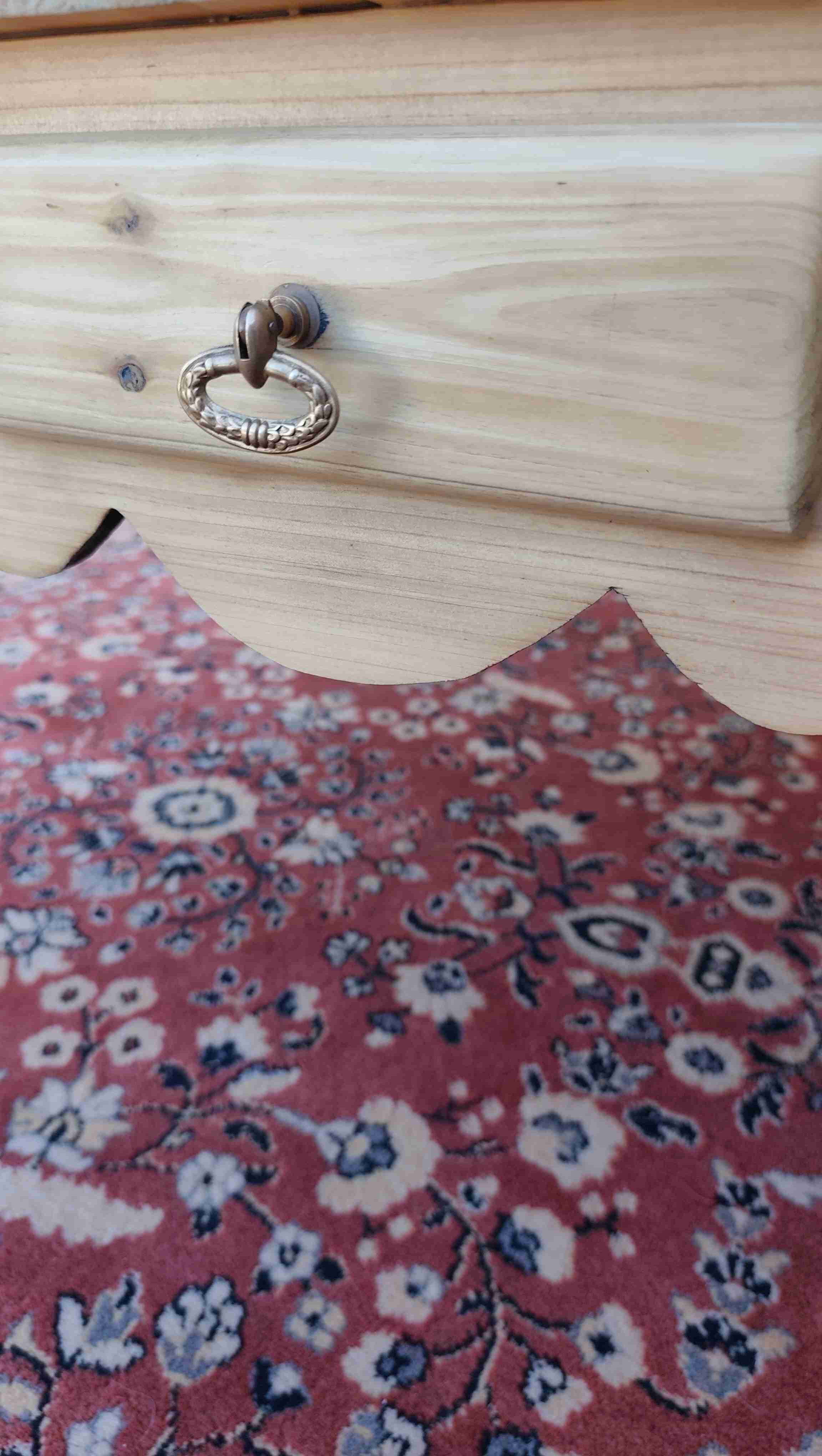 Table basse en pin massif