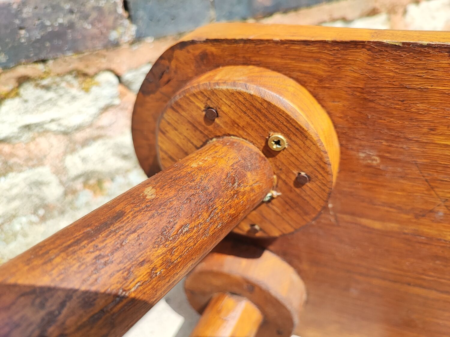 Tabouret rustique en bois massif