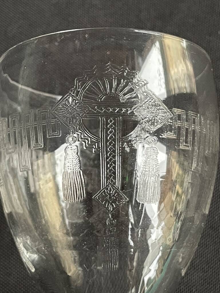 8 guilloché footed glasses – Art Nouveau
