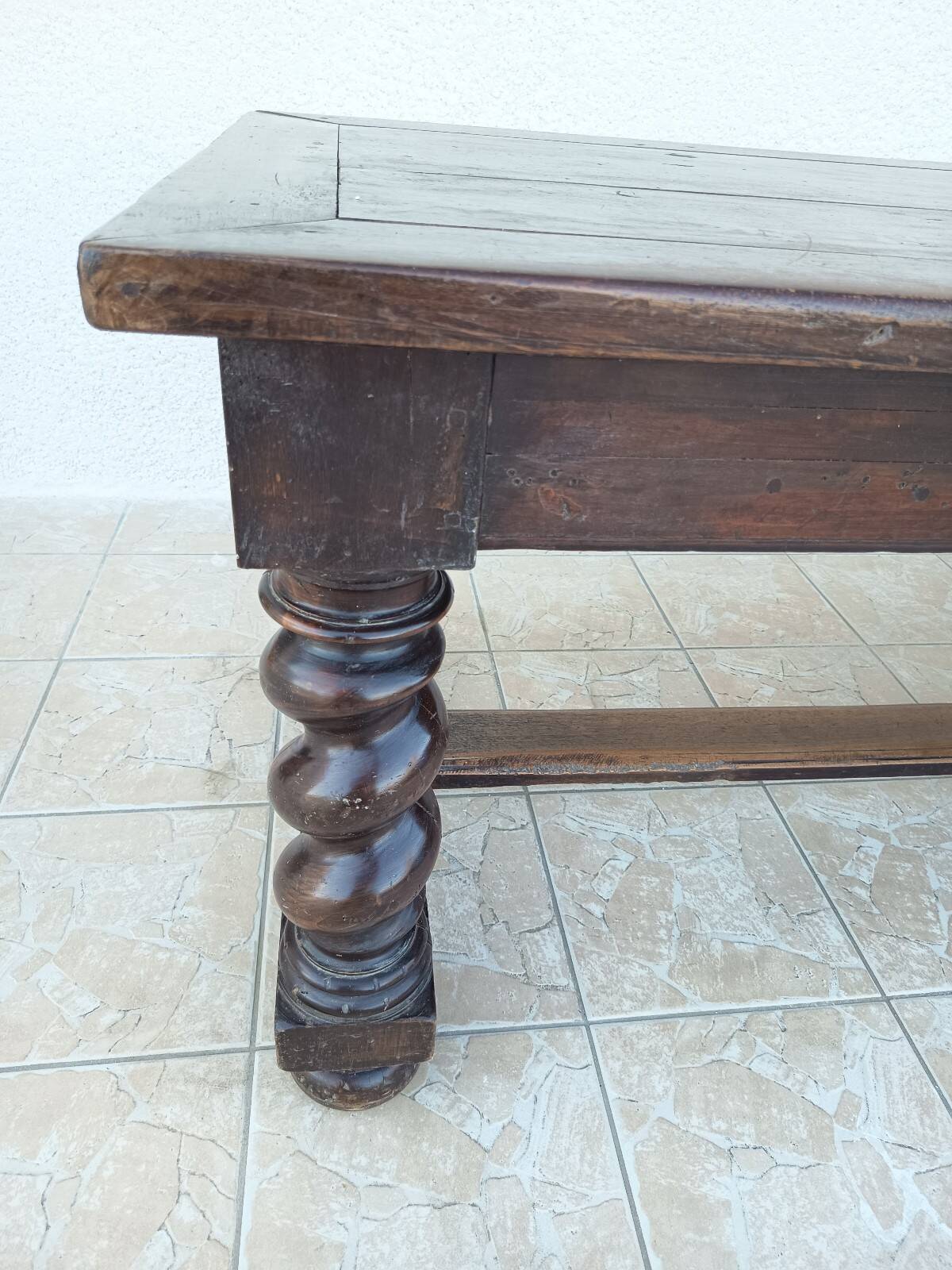 Table Louis XIII en noyer 19ème