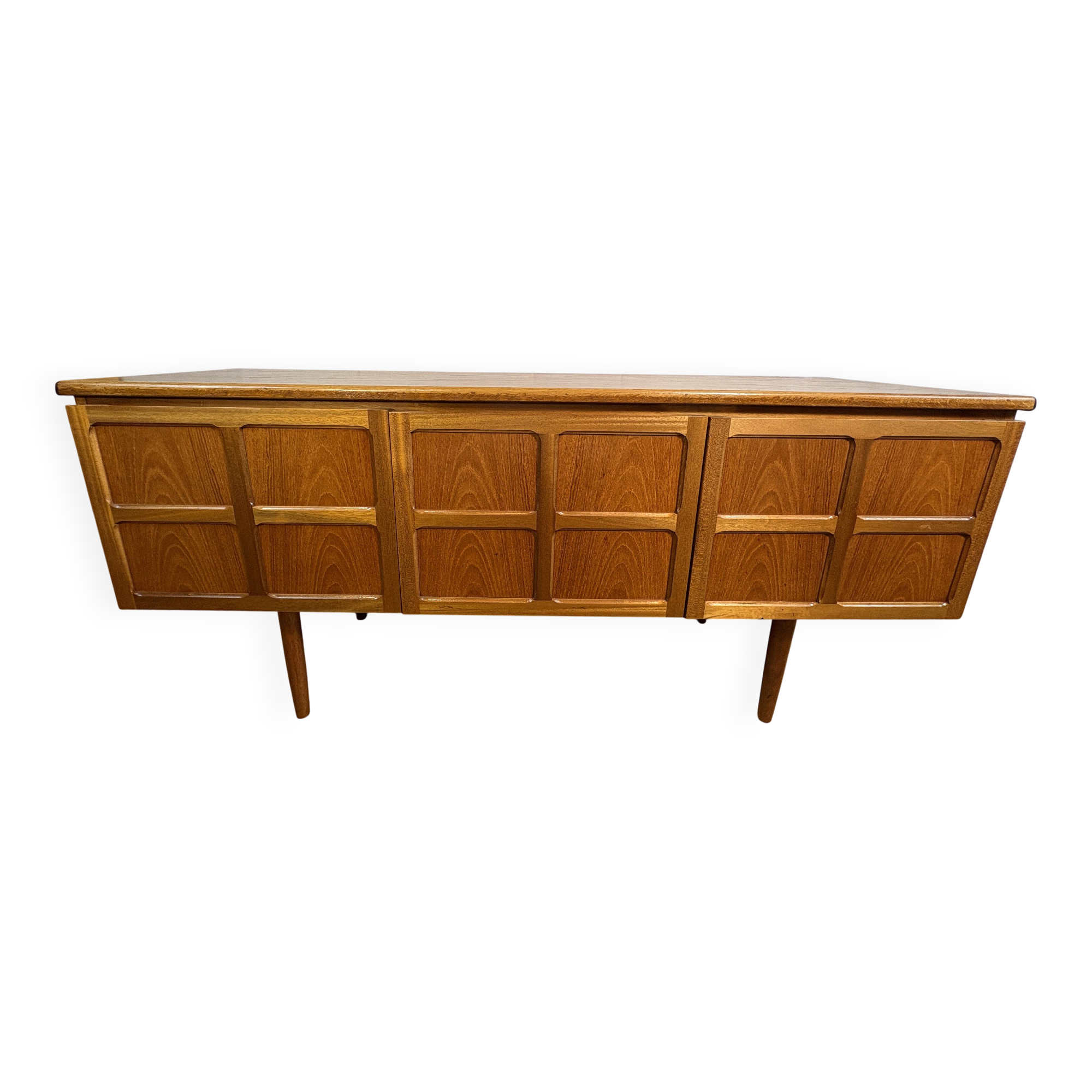 Enfilade en teck rétro des années 60 par Nathan. Un classique et très