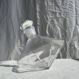 Small geometric carafe with diamond-shaped stopper and its 4 glasses