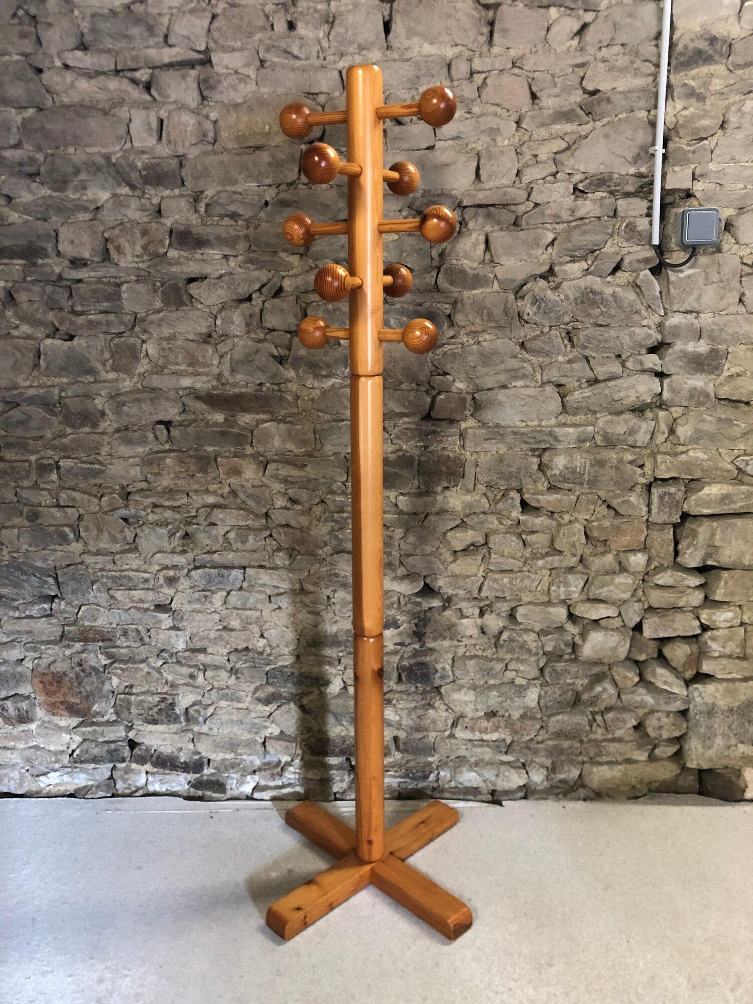 Porte manteau en pin massif design scandinave