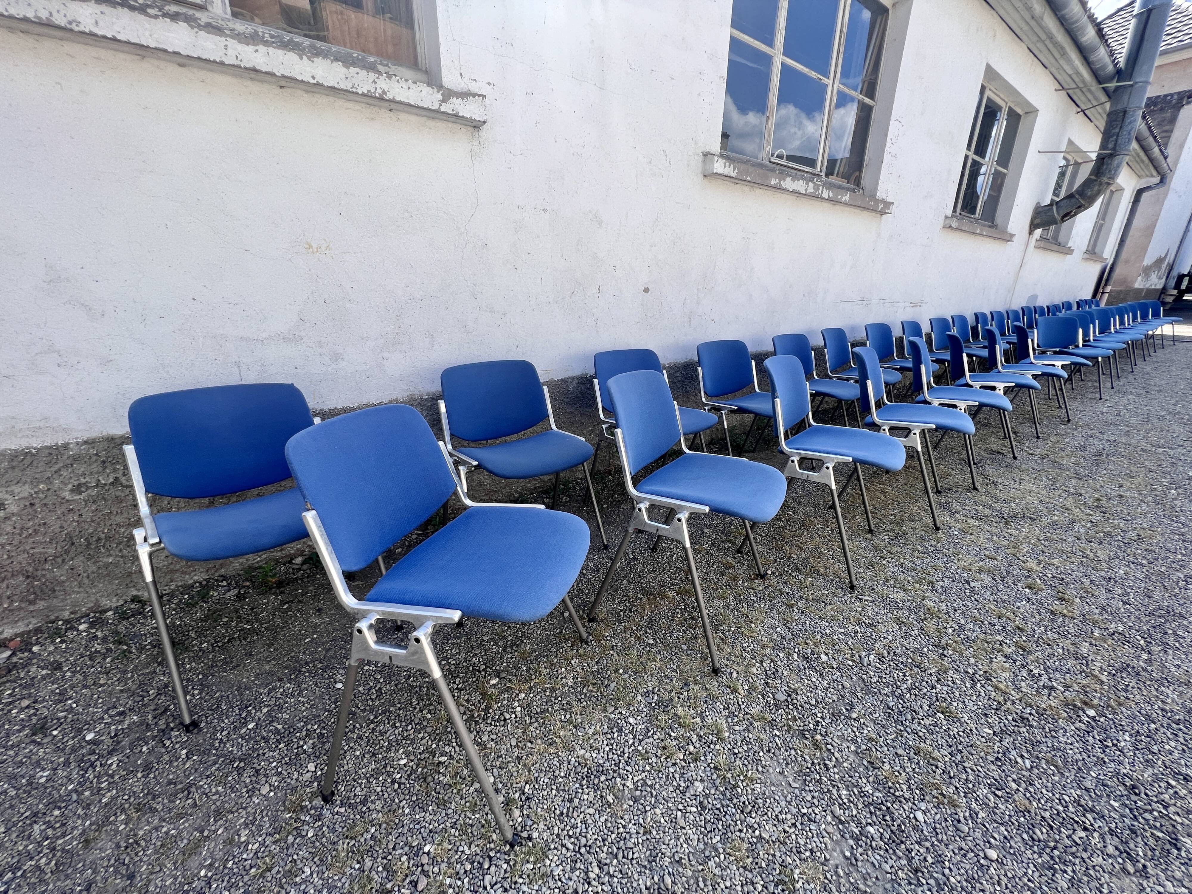 Série de 40 chaises de G. Piretti pour Castelli Anonima Castelli, Italie, années 1970