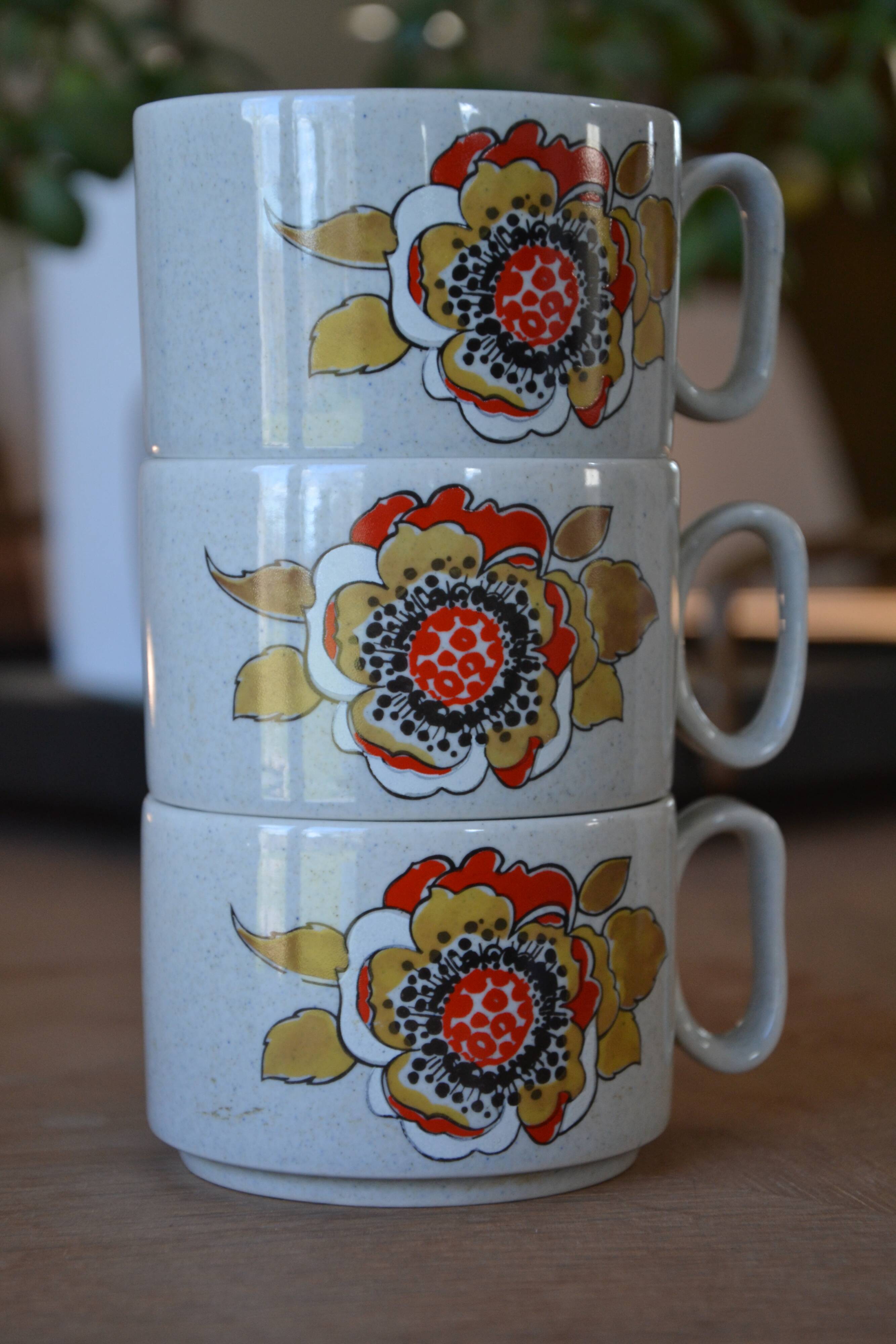 3 vintage Tognana cups