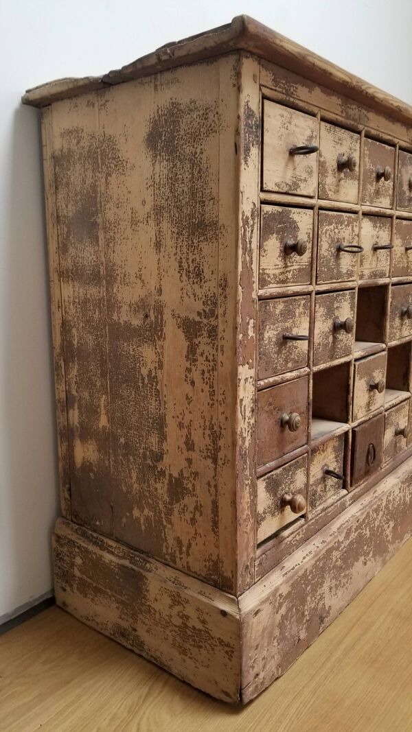 Meuble de quincaillerie