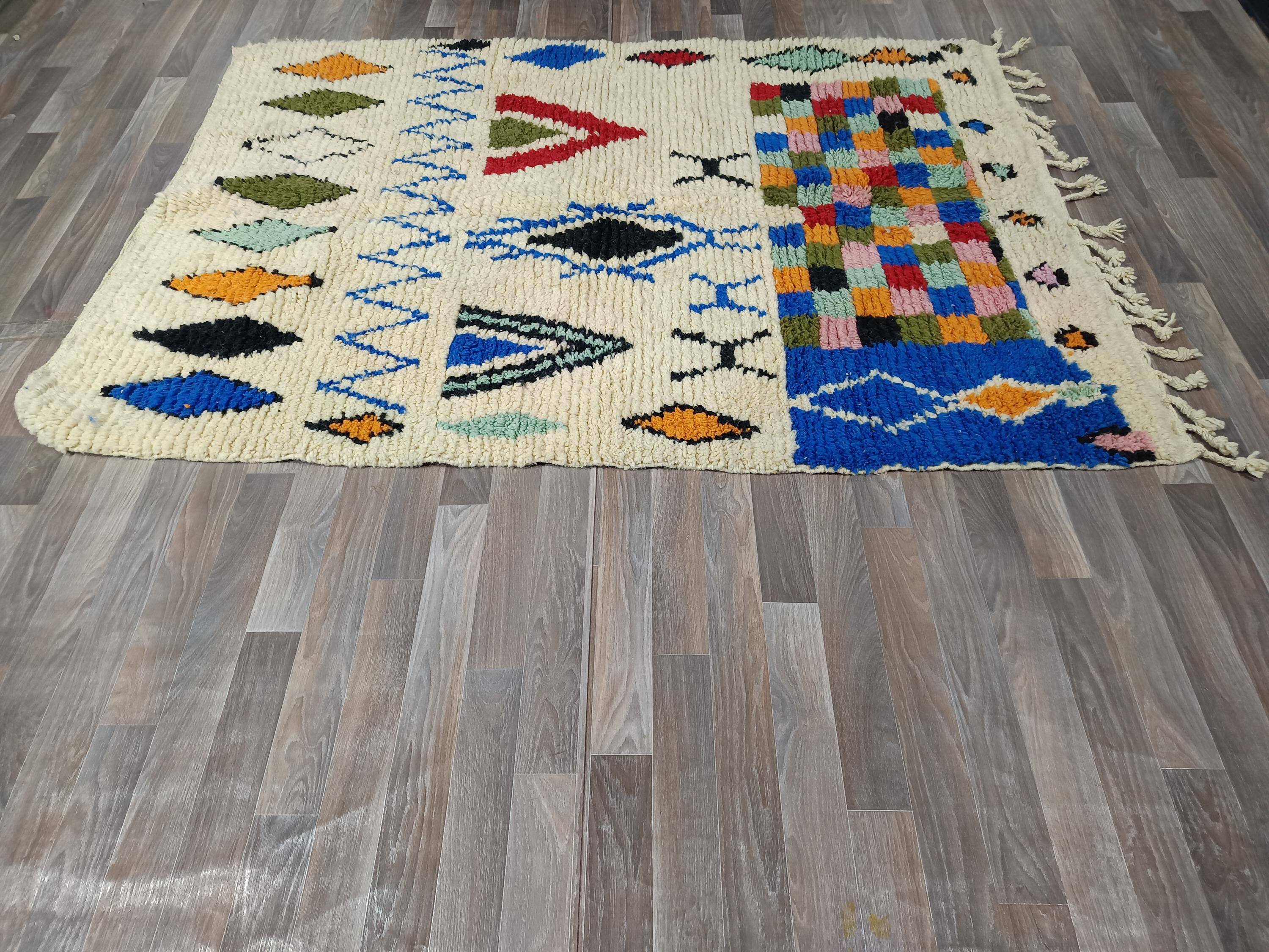Traditional handmade carpet 250cm x 150cm Moroccan