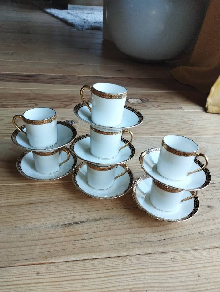 Coffee service for 6 people in Limoges porcelain by Robert Haviland, 1930.