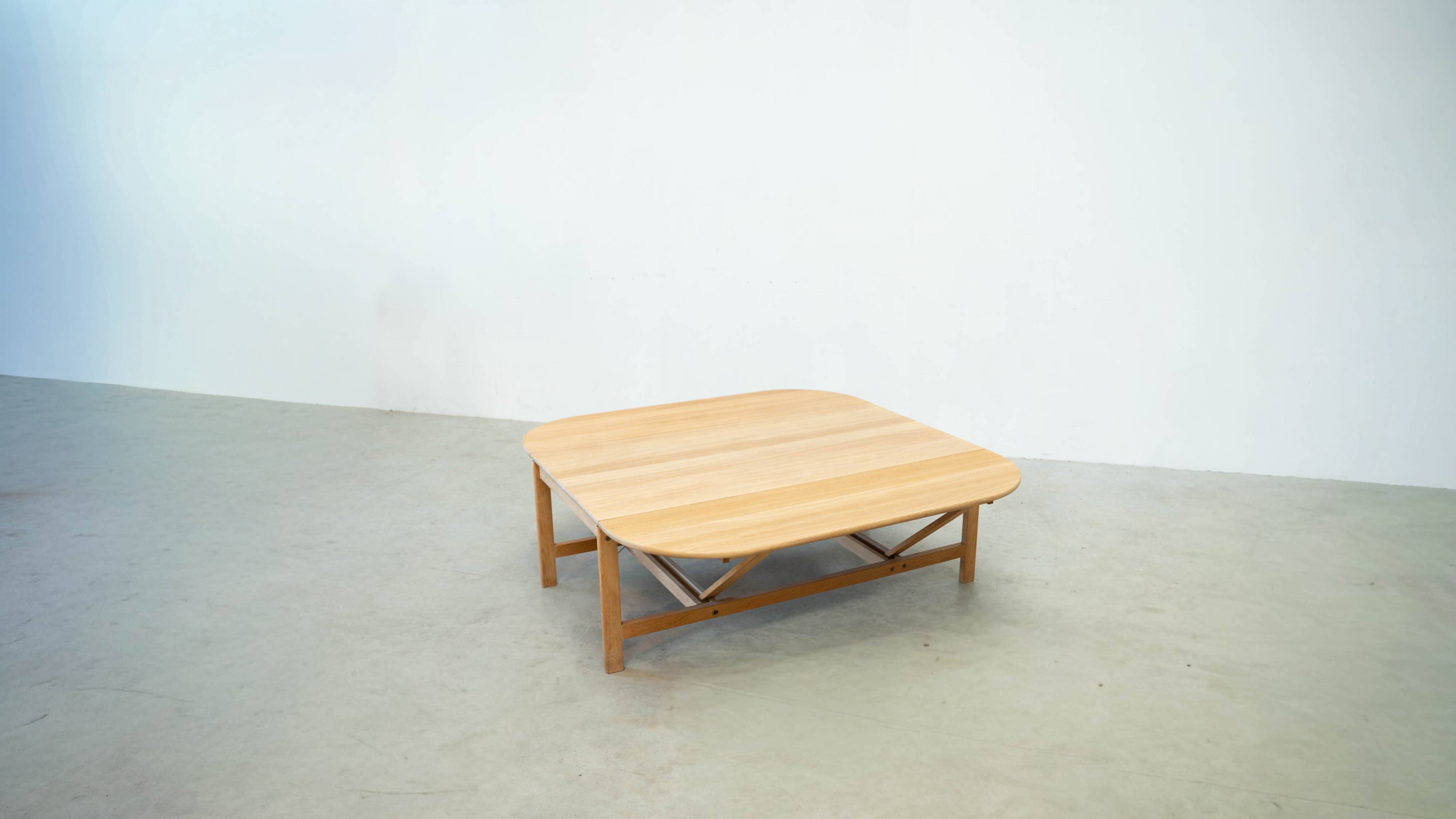 Drop-leaf coffee table 5396 by Søren Holst for Fredericia Furniture