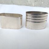 2 silver metal towel rongs
