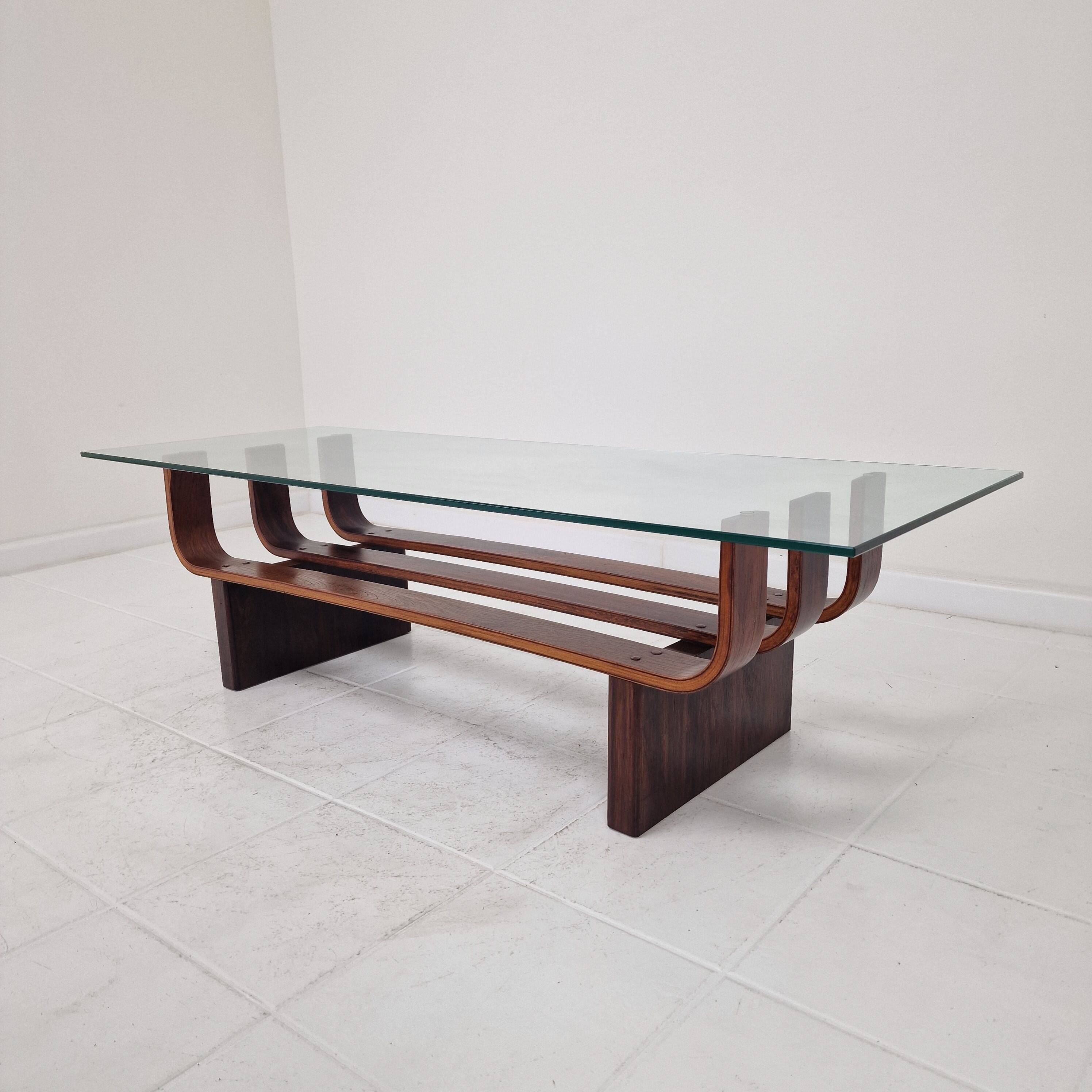 Table basse en teck élégante des années 60 par James Brown pour T.H. Brown, années 1970.