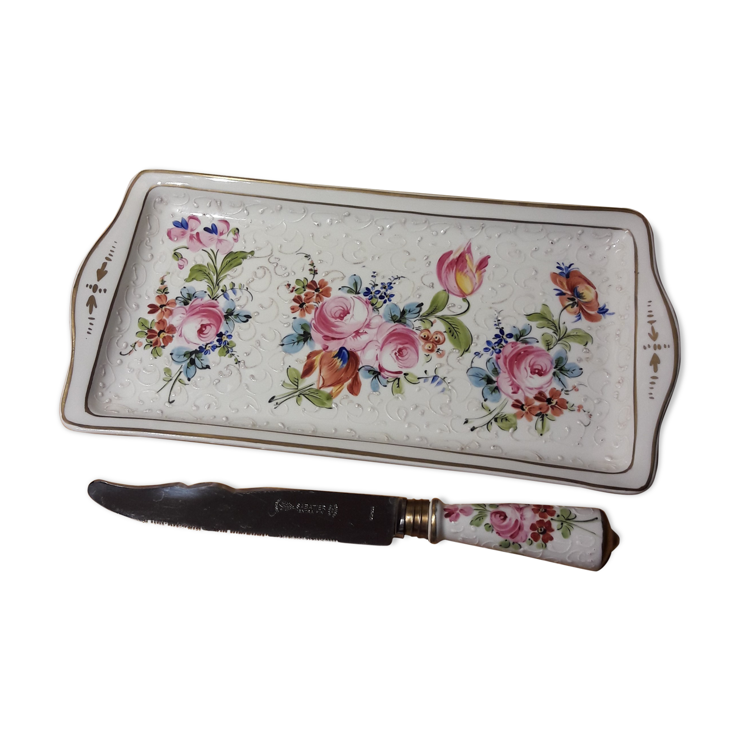 Ancient porcelain cake dish and floral decoration knife